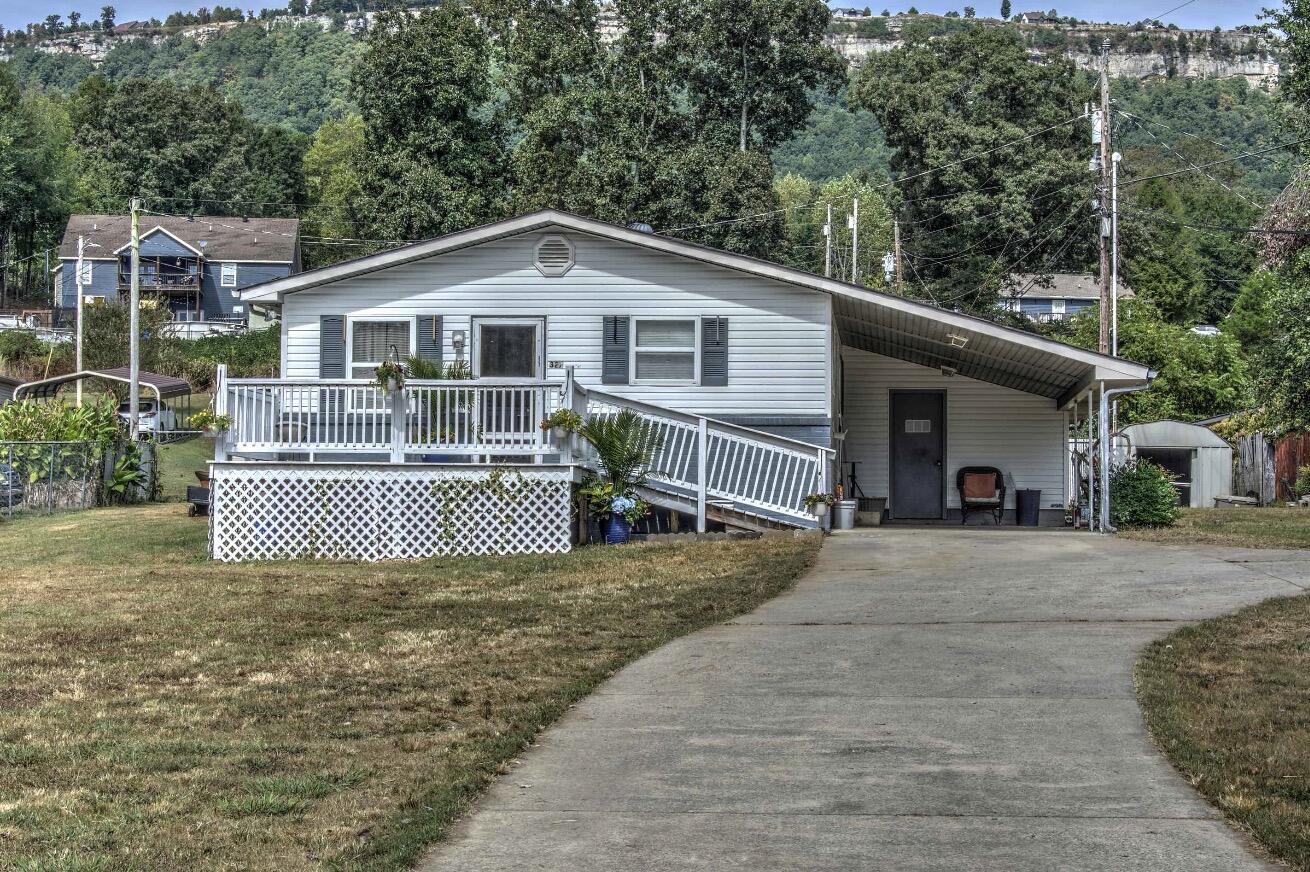 327 Loop Road Property Photo 1