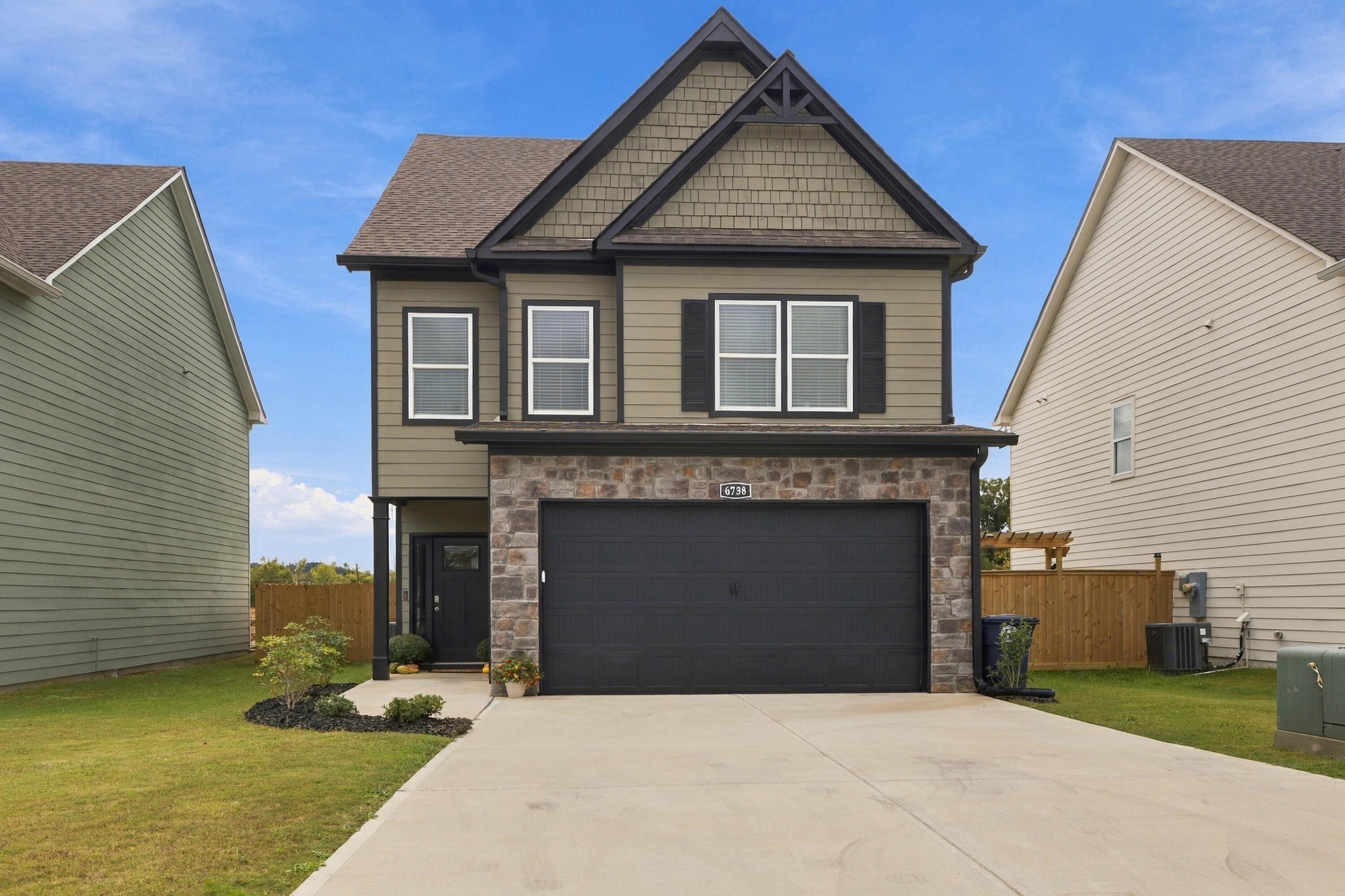 6738 Dharma Loop Property Photo 1