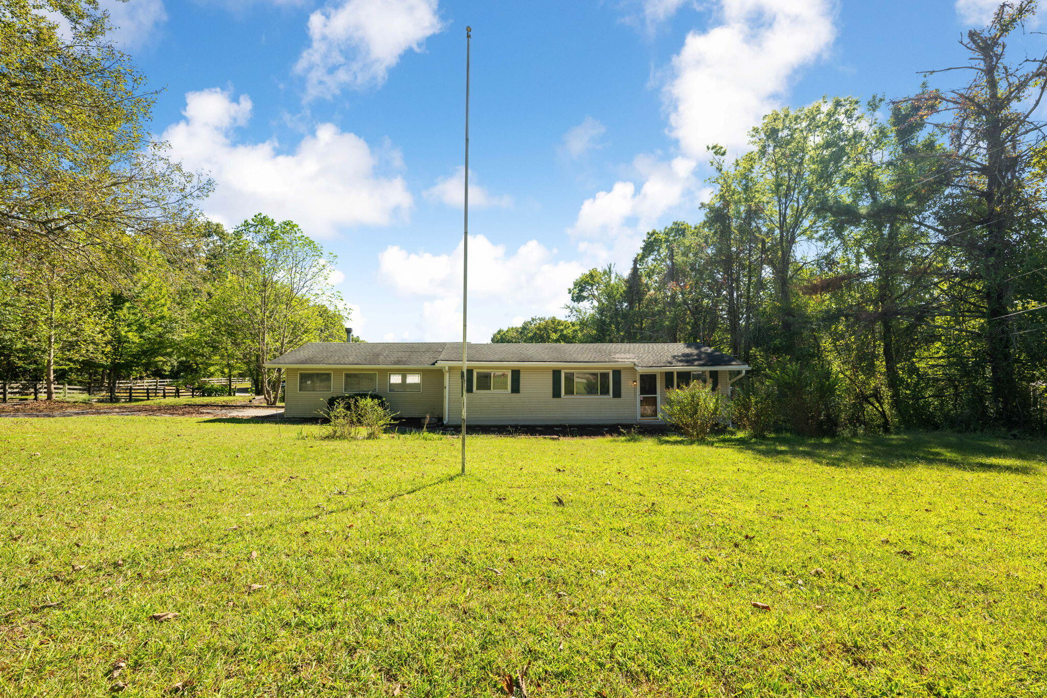 2402 Corral Road Property Photo 2