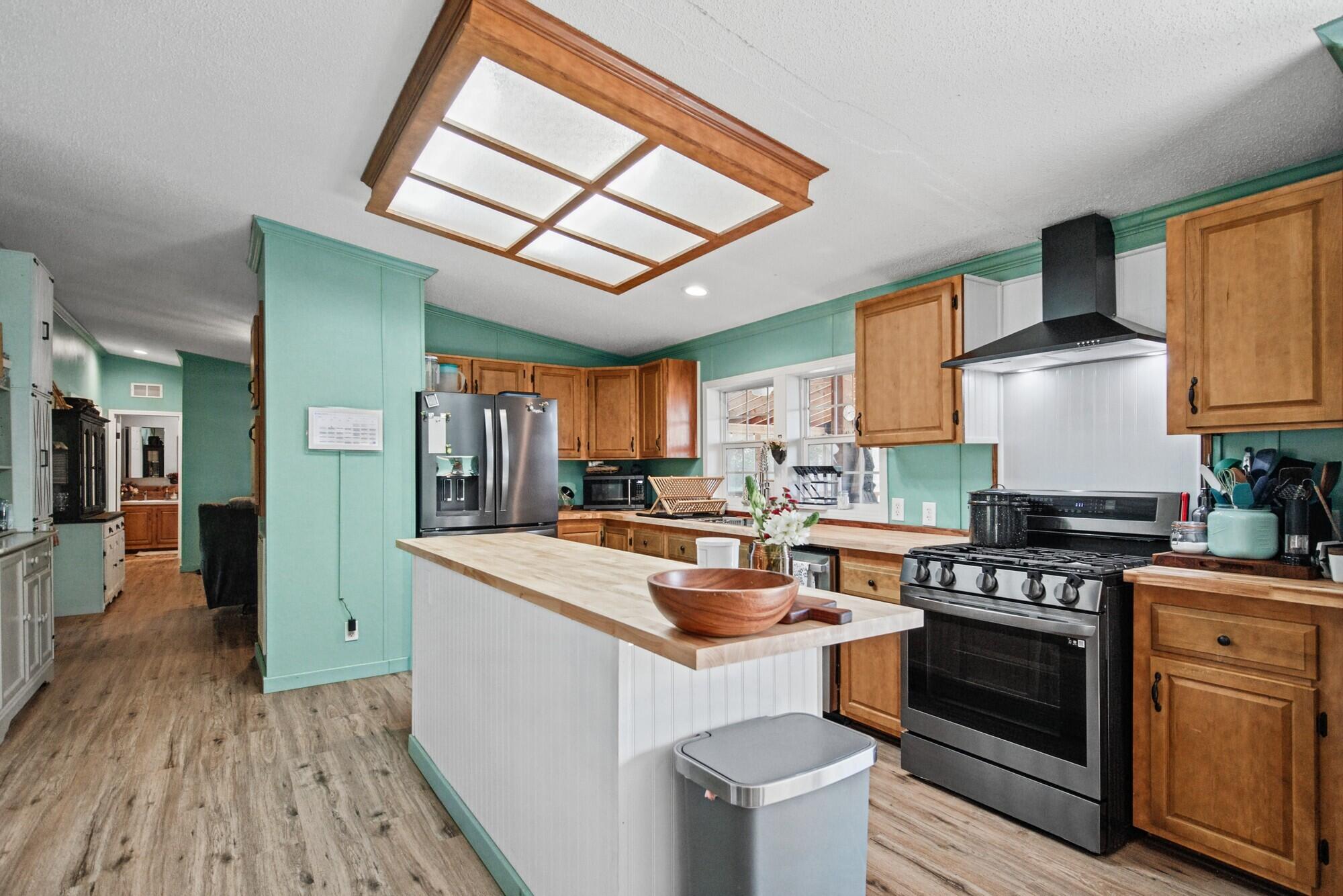 262 Mountain Cove Road Property Photo 12