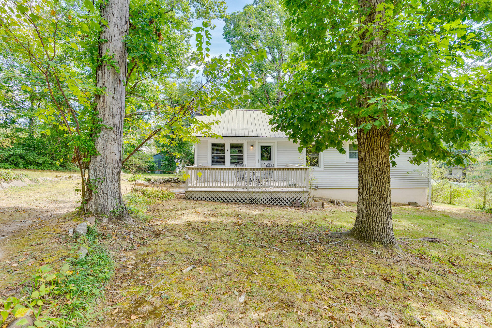 1502 Albion Drive Property Photo 10