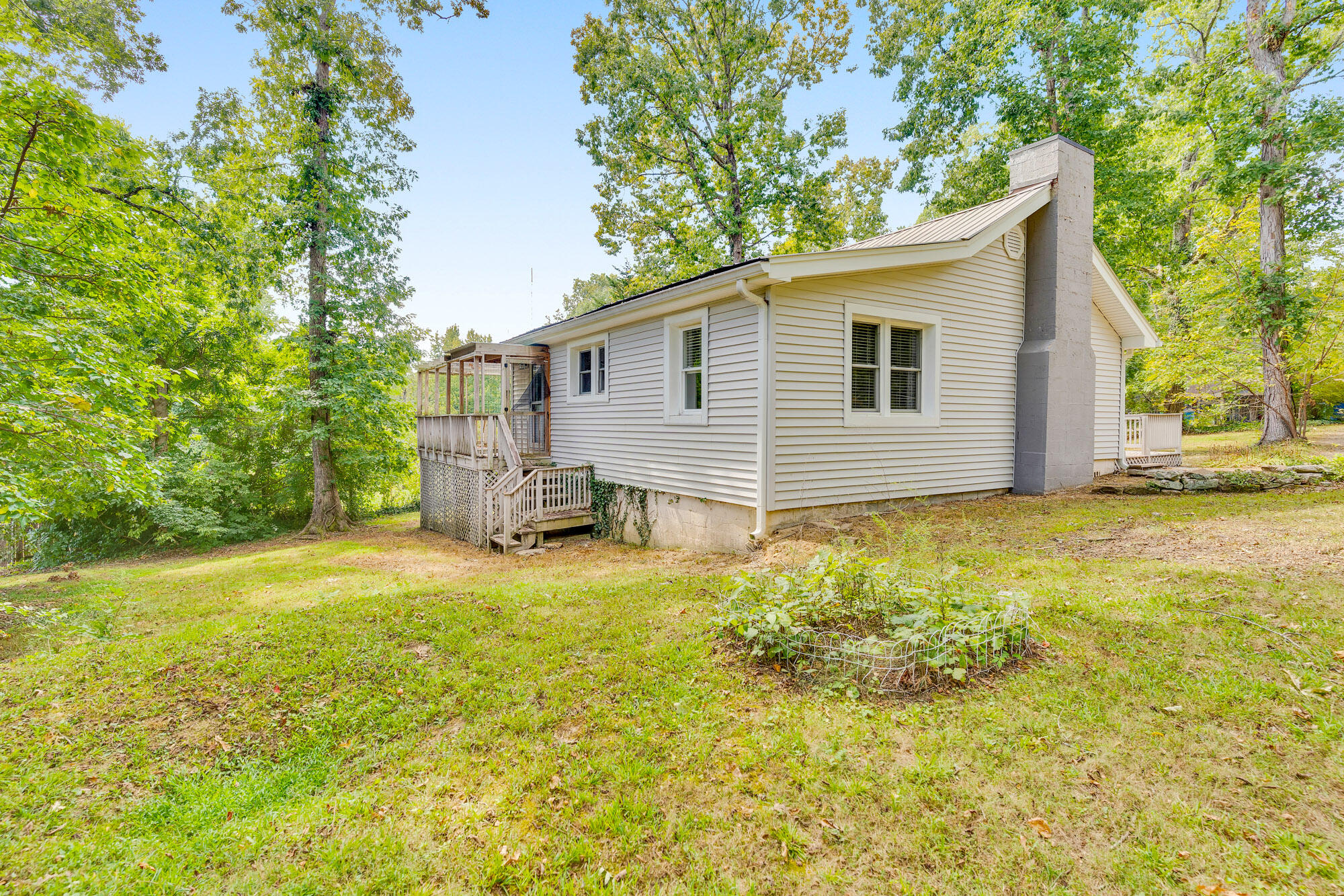 1502 Albion Drive Property Photo 13