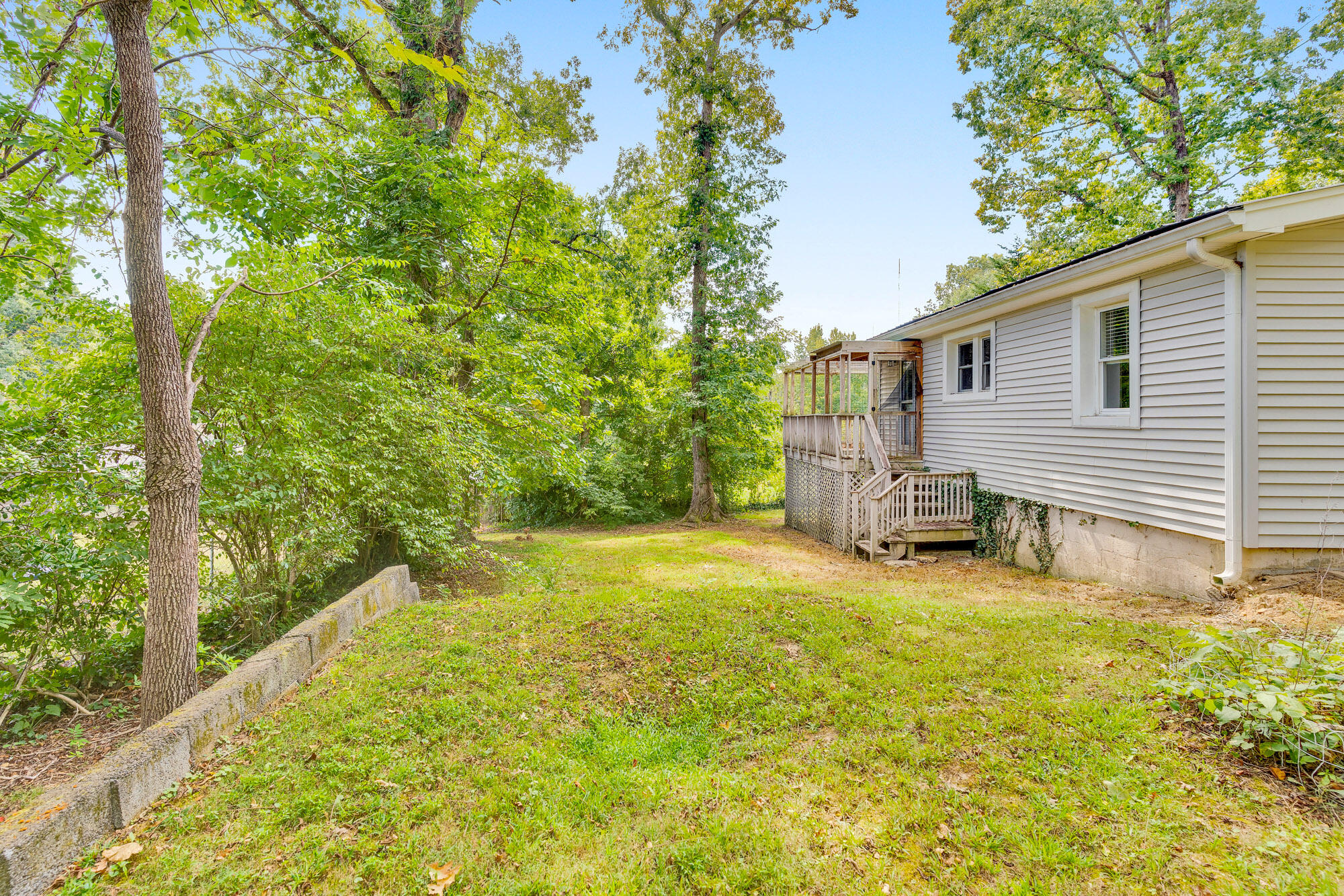 1502 Albion Drive Property Photo 14