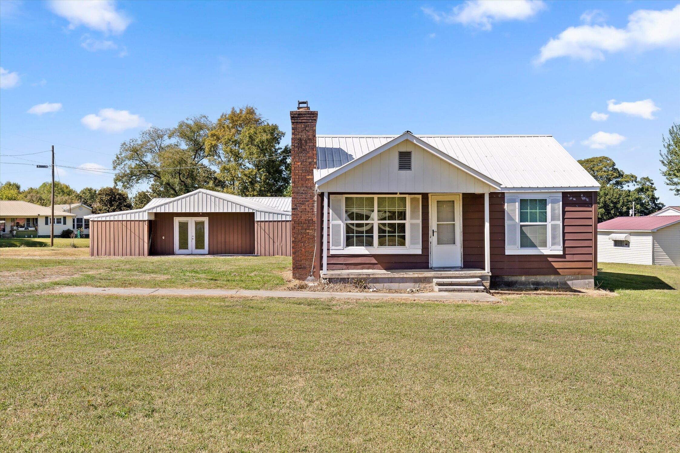 7038 75 Property Photo 2