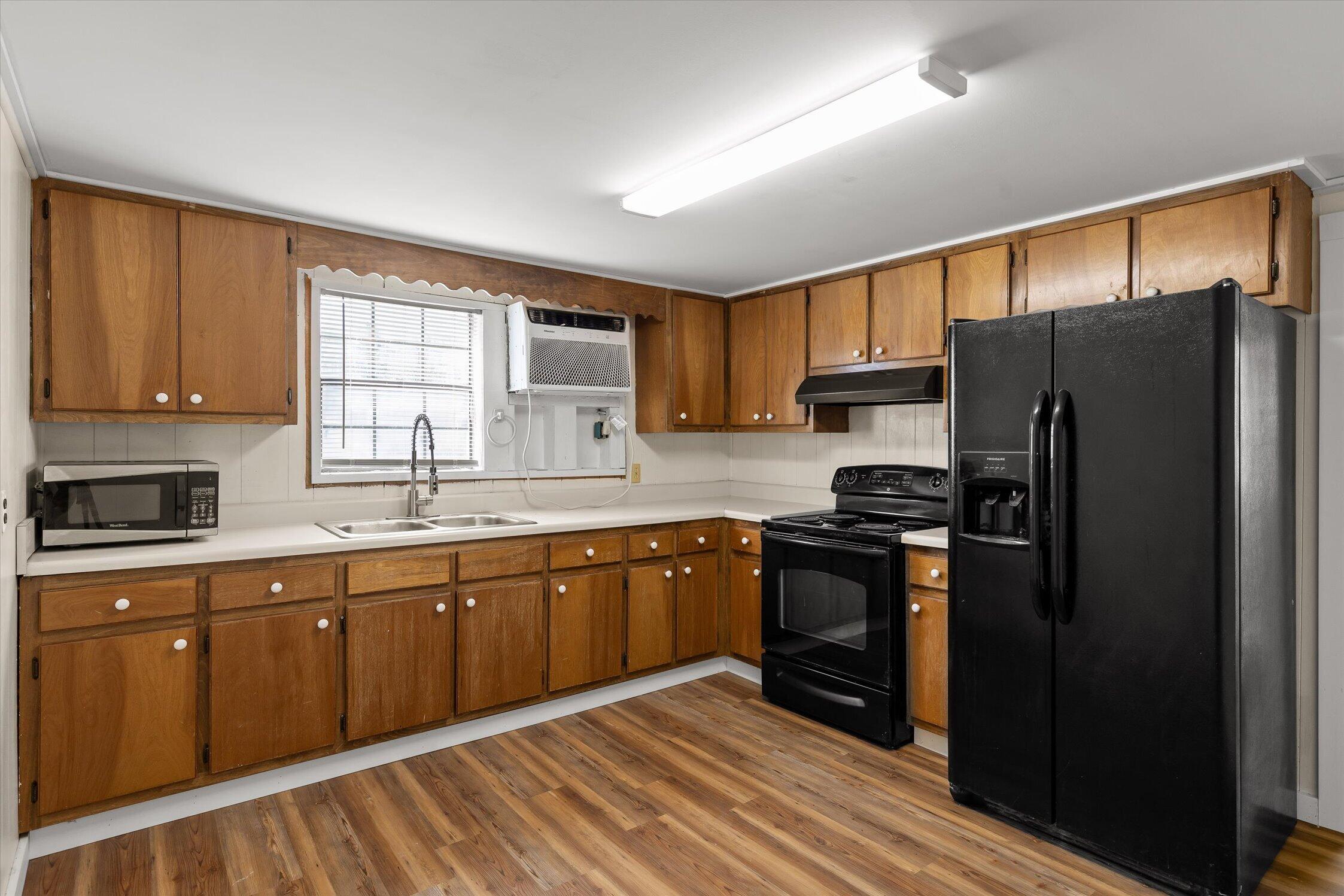 7038 75 Property Photo 7