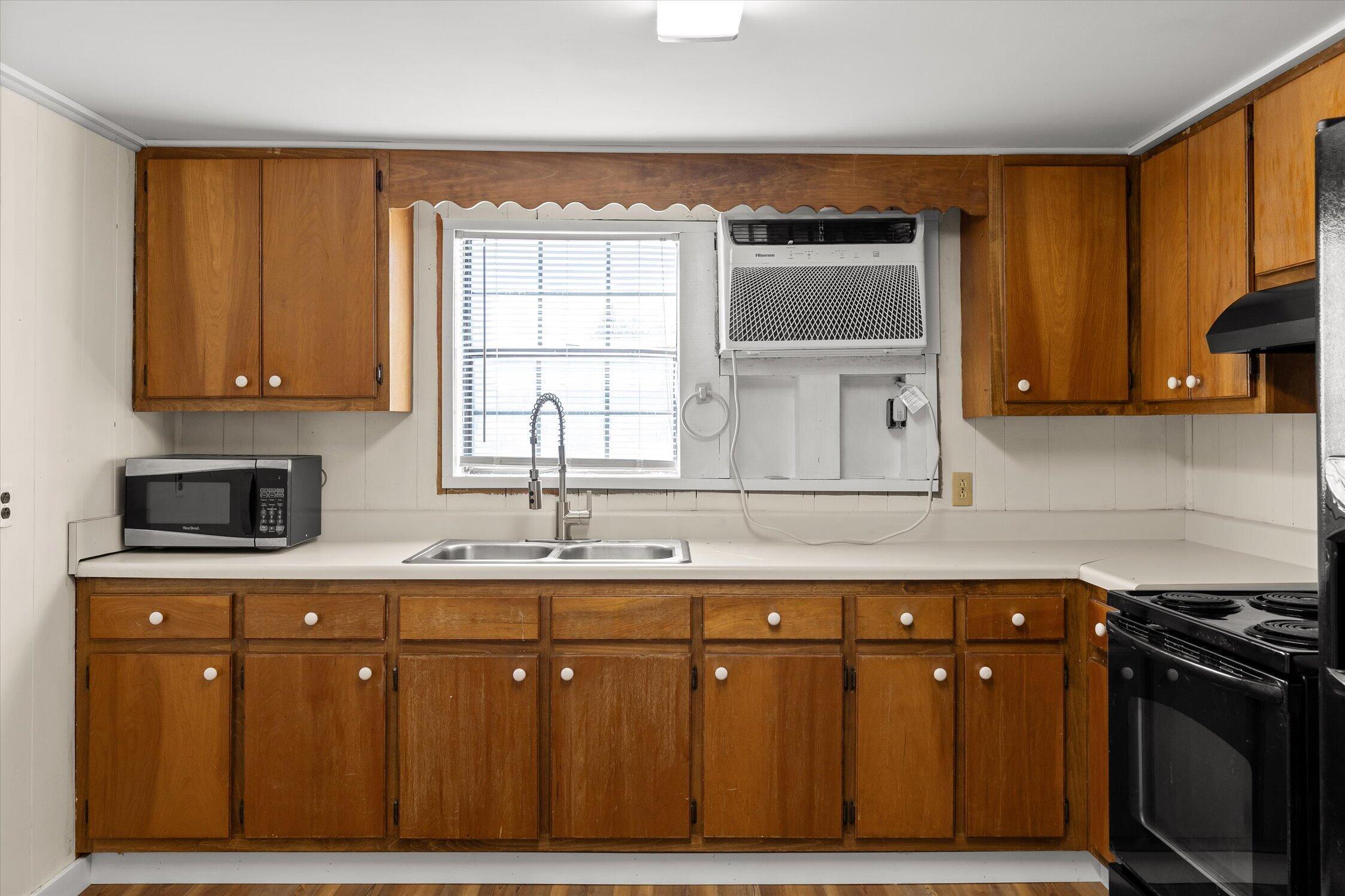 7038 75 Property Photo 8