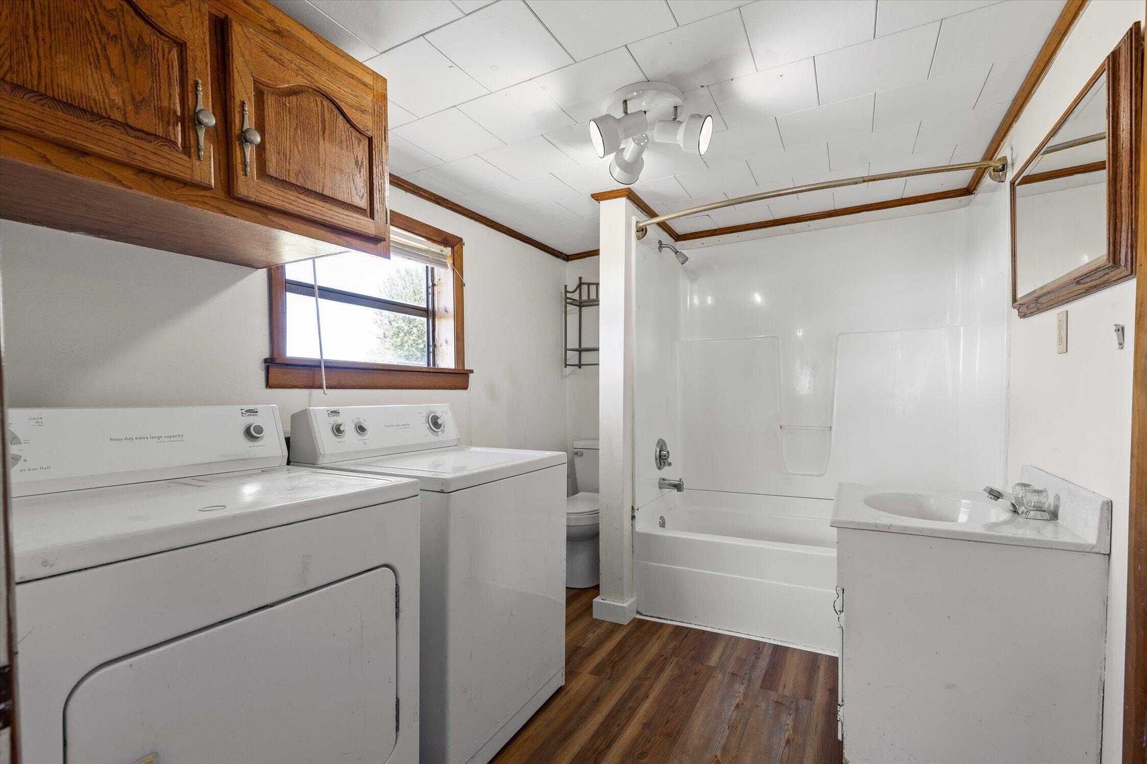 7038 75 Property Photo 10