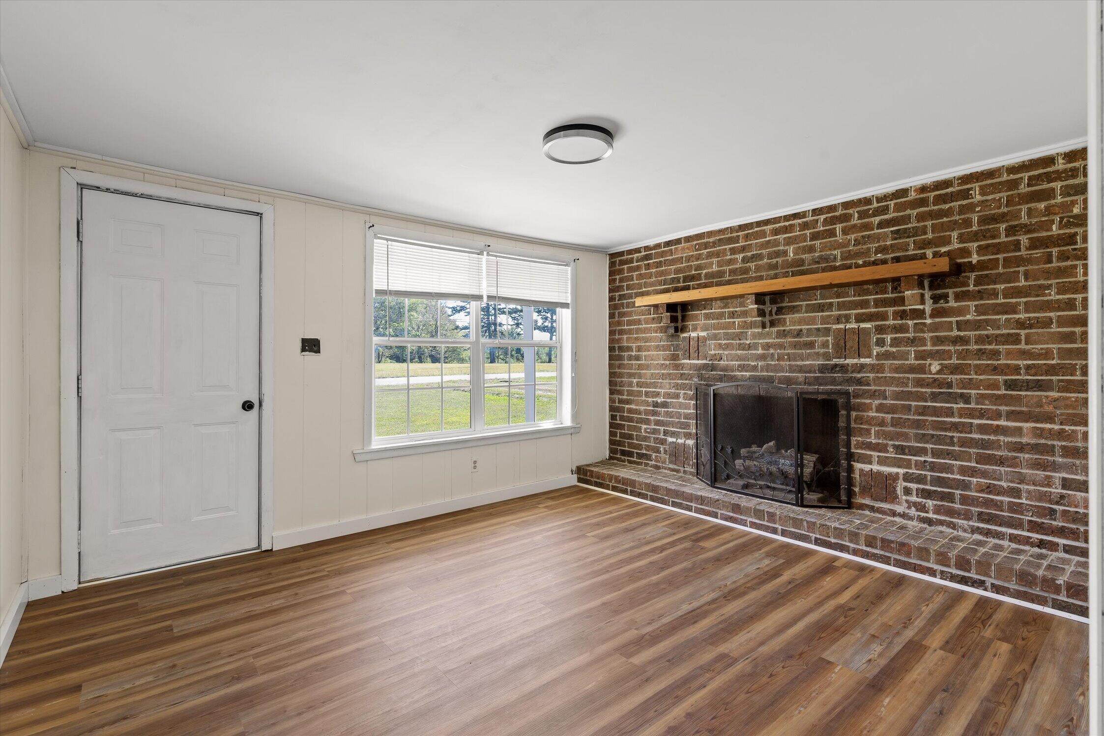 7038 75 Property Photo 11