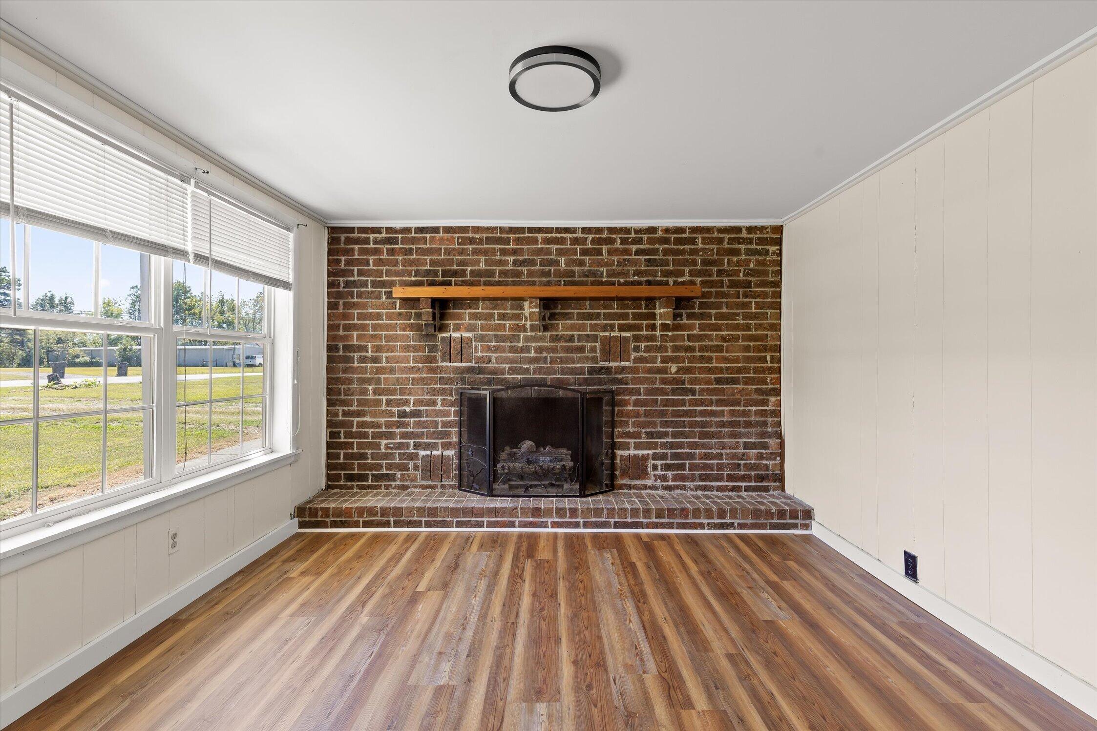 7038 75 Property Photo 12