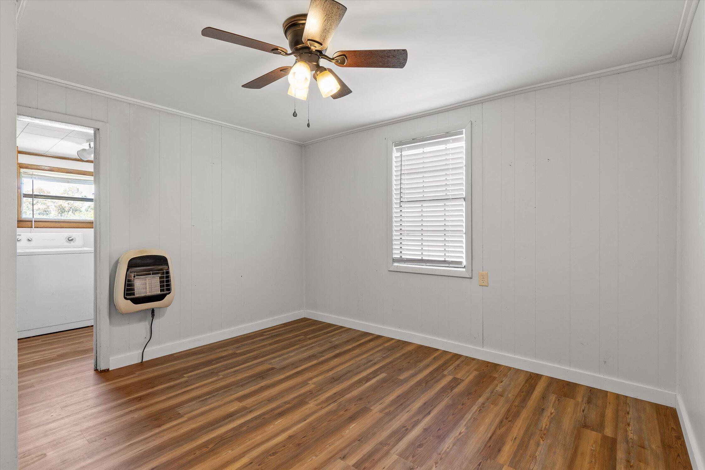 7038 75 Property Photo 14