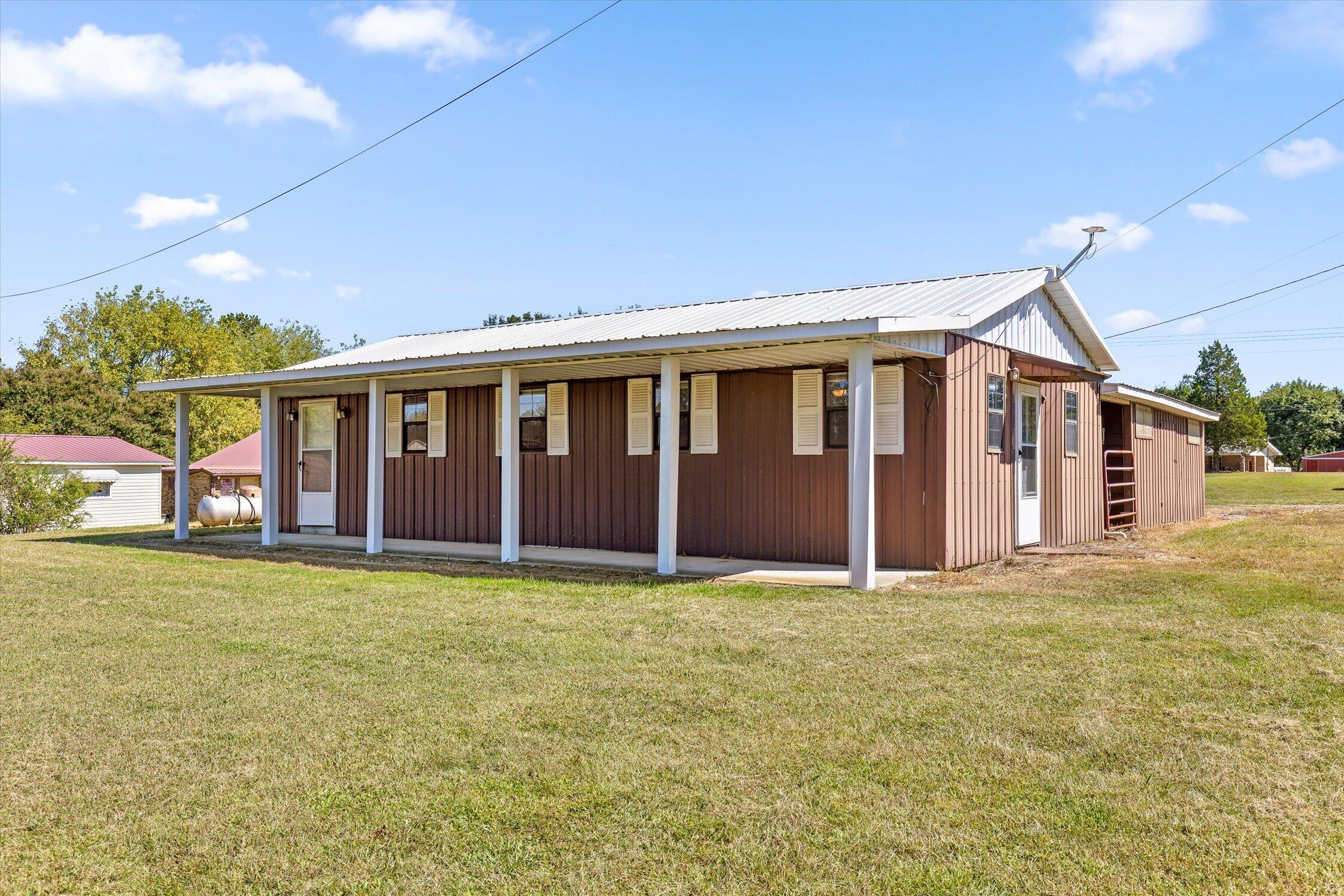 7038 75 Property Photo 16