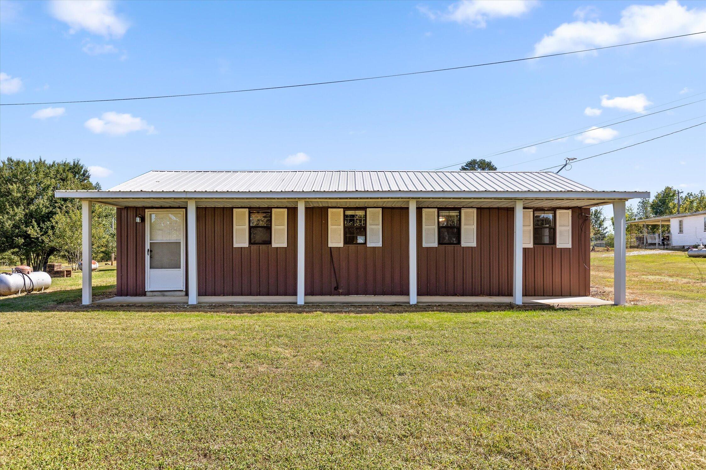 7038 75 Property Photo 17