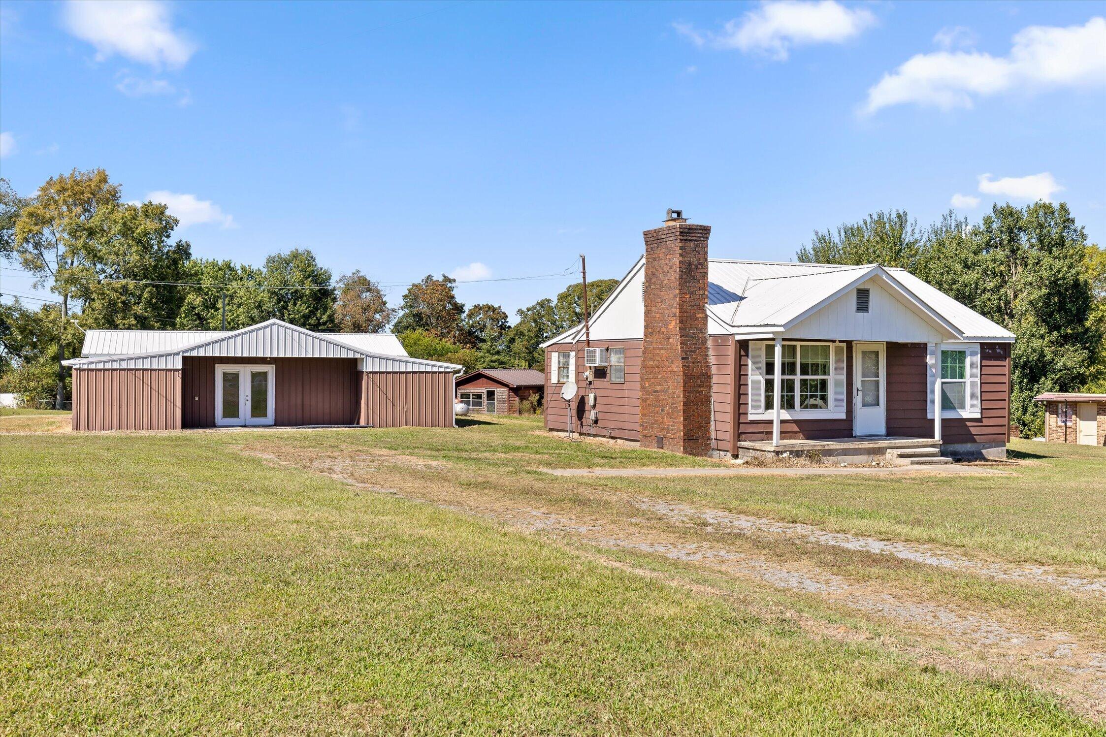 7038 75 Property Photo 18