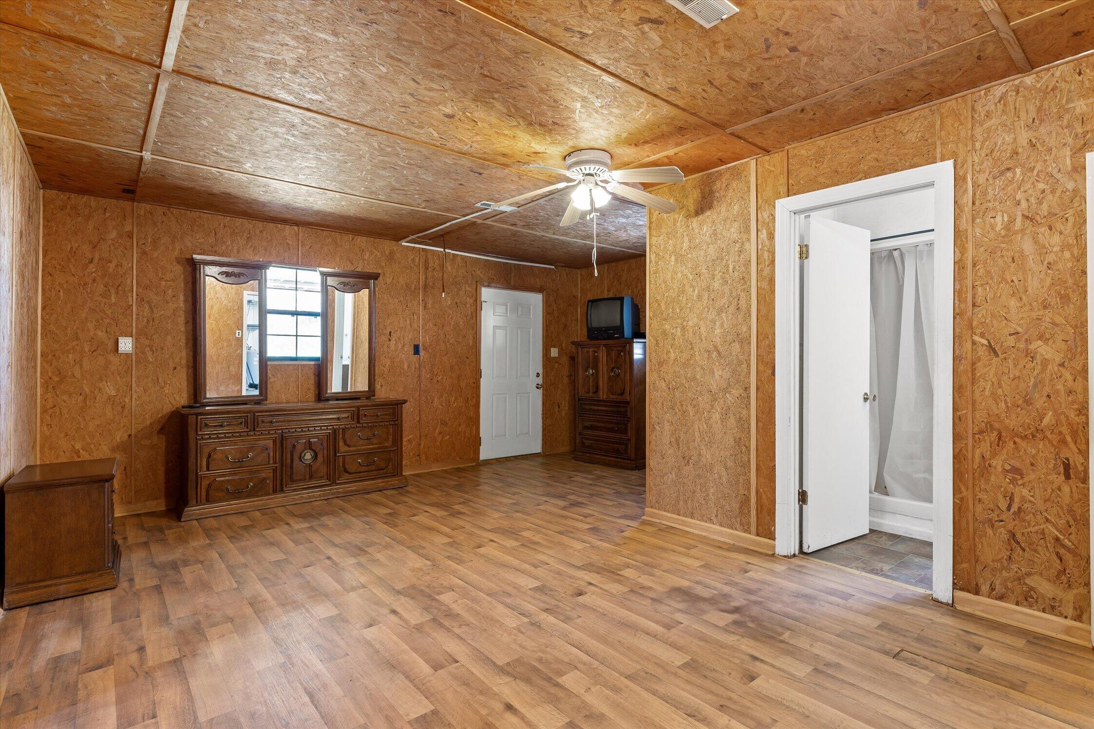 7038 75 Property Photo 22