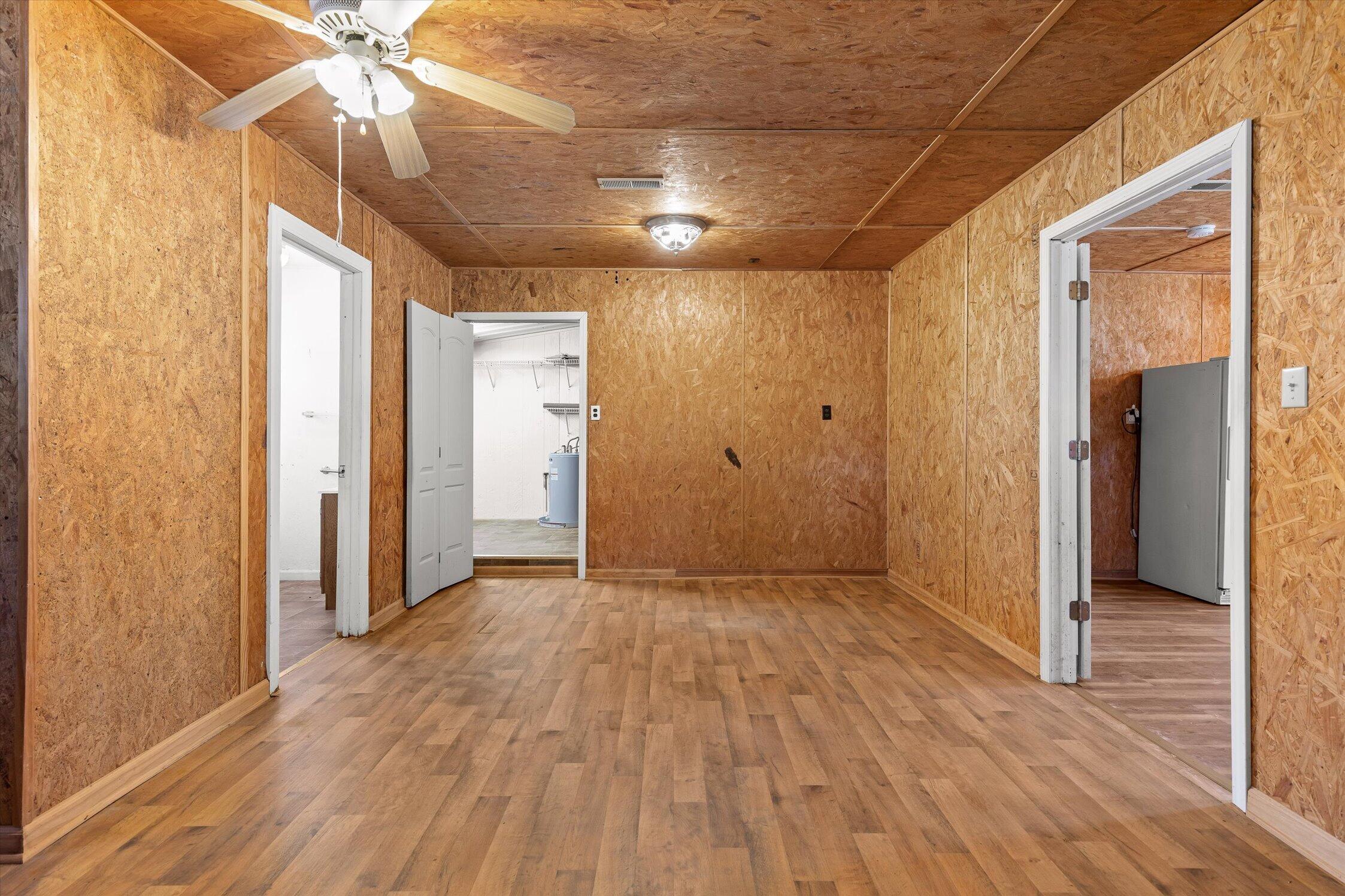 7038 75 Property Photo 24