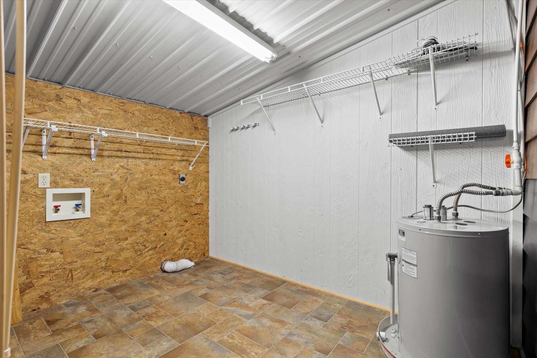 7038 75 Property Photo 25