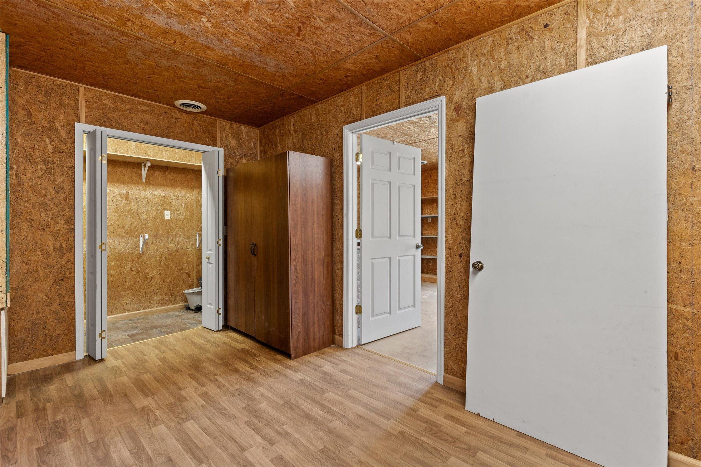 7038 75 Property Photo 29