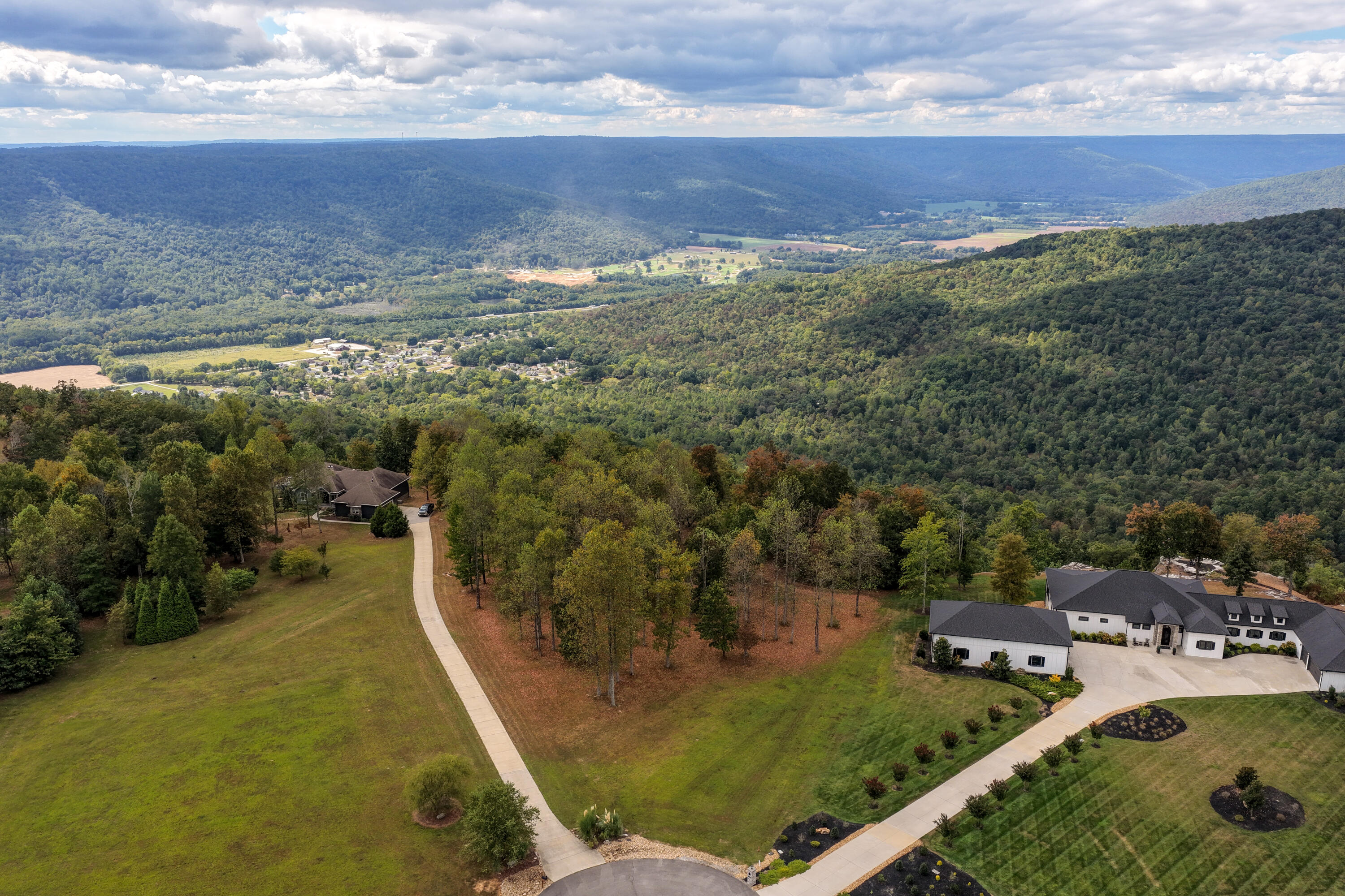 318 Sweedens Overlook Property Photo 32