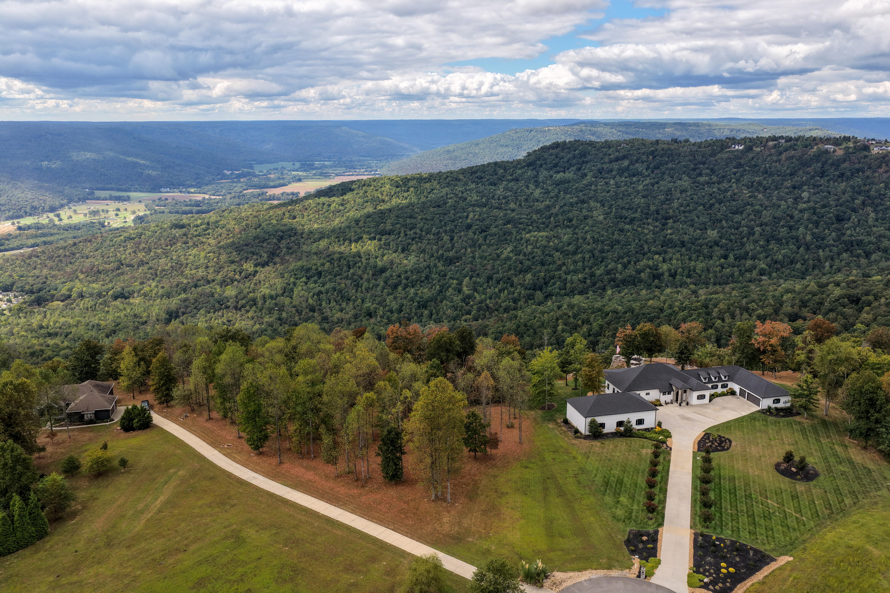 318 Sweedens Overlook Property Photo 33