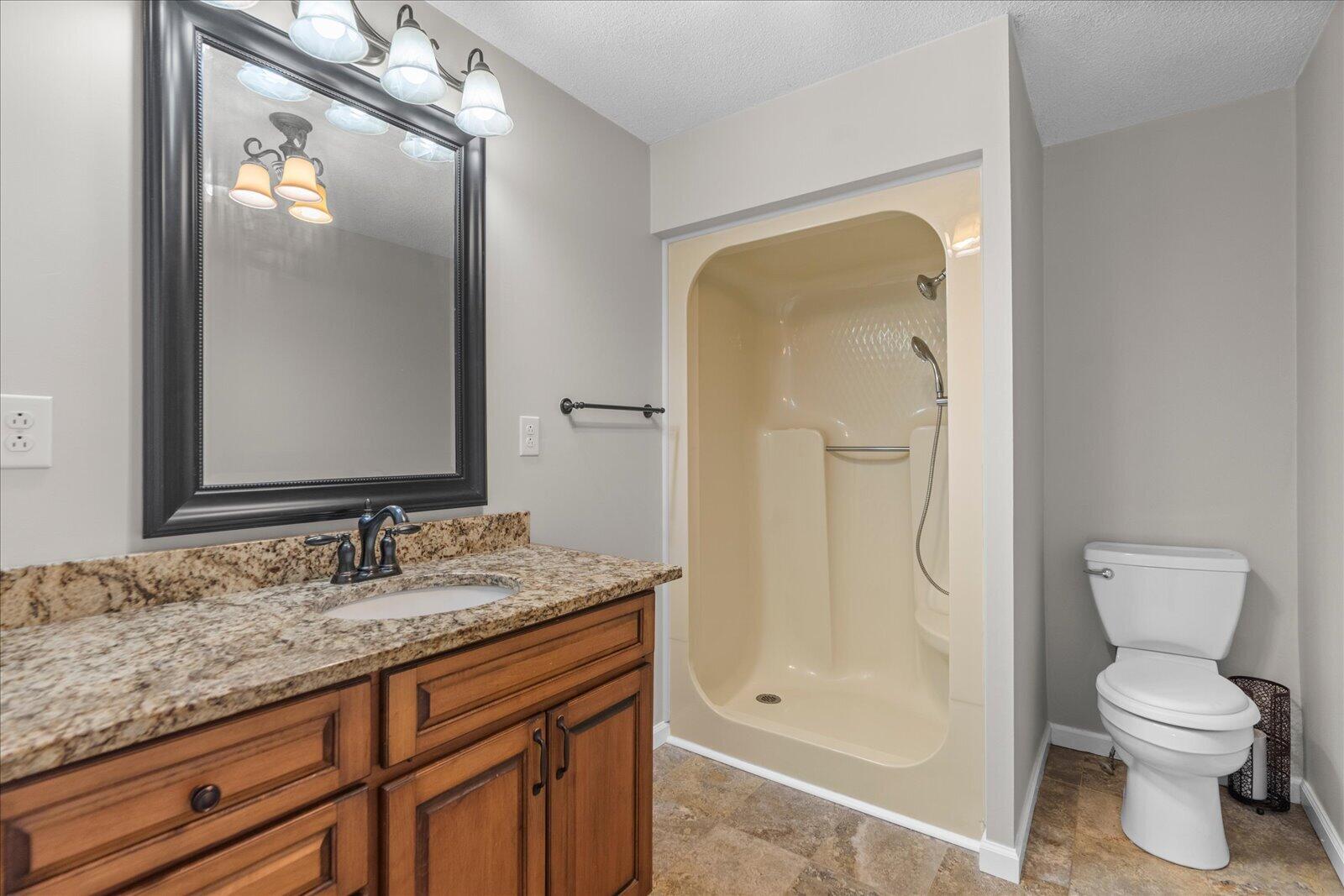 632 Shirley Loop Property Photo 18