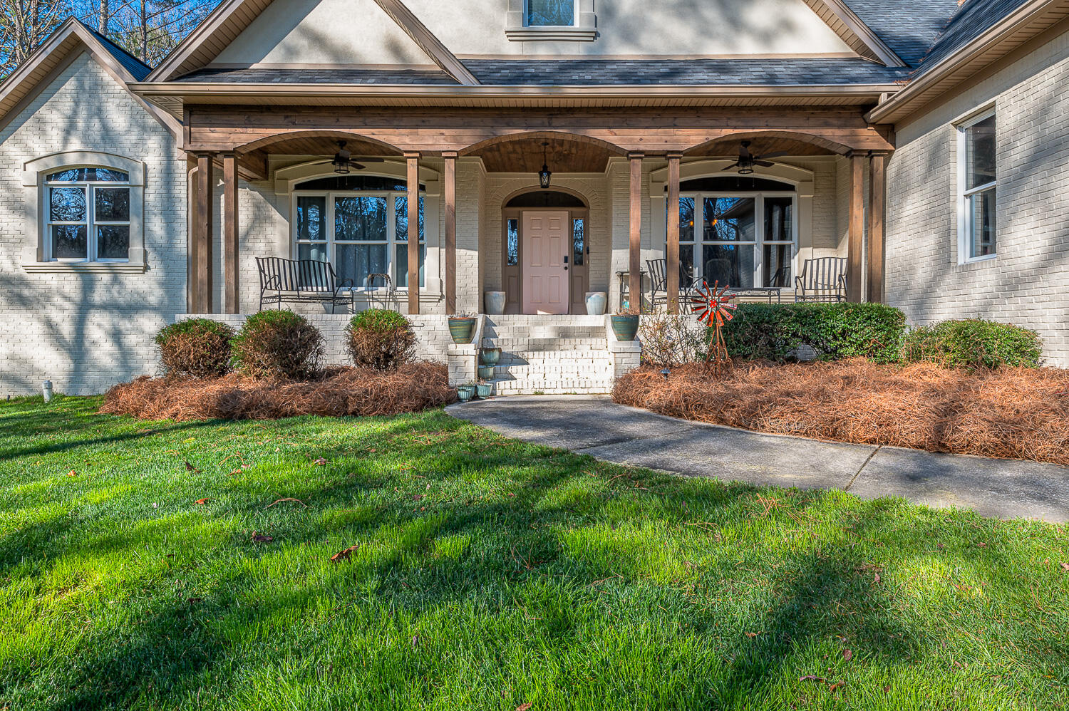 560 Classic Trail Property Photo 1