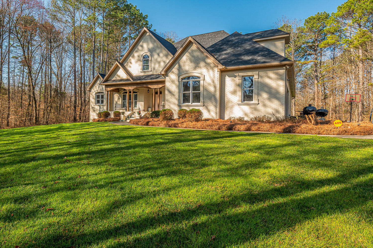 560 Classic Trail Property Photo 2