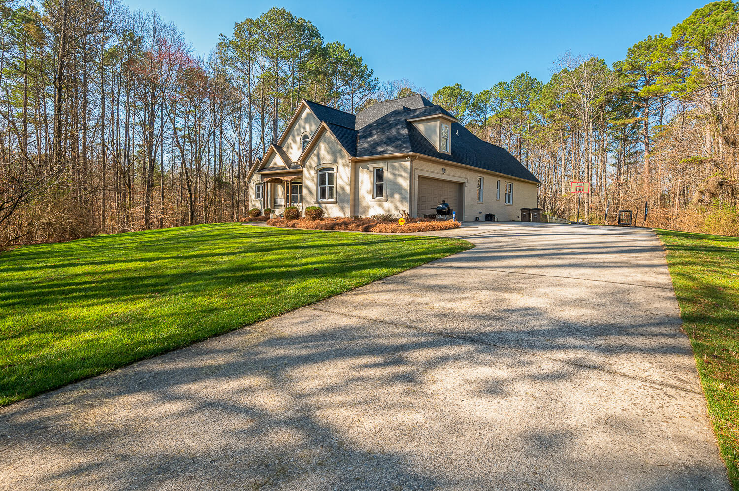 560 Classic Trail Property Photo 4
