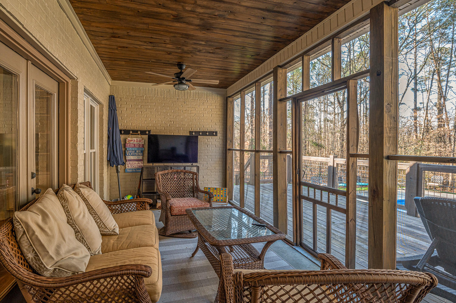 560 Classic Trail Property Photo 6
