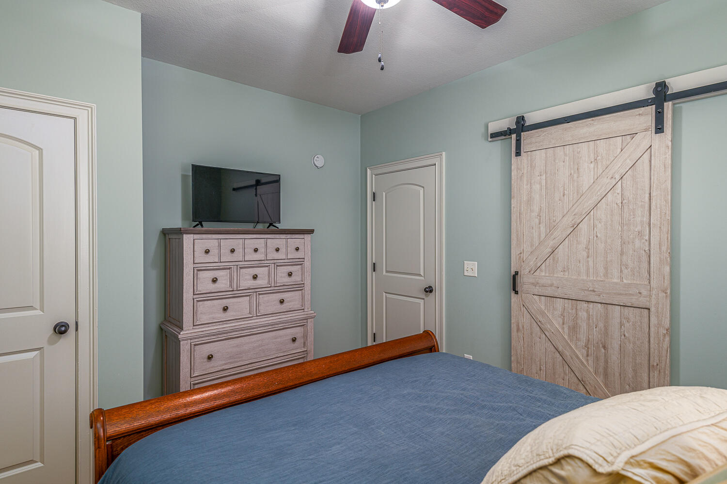 560 Classic Trail Property Photo 32