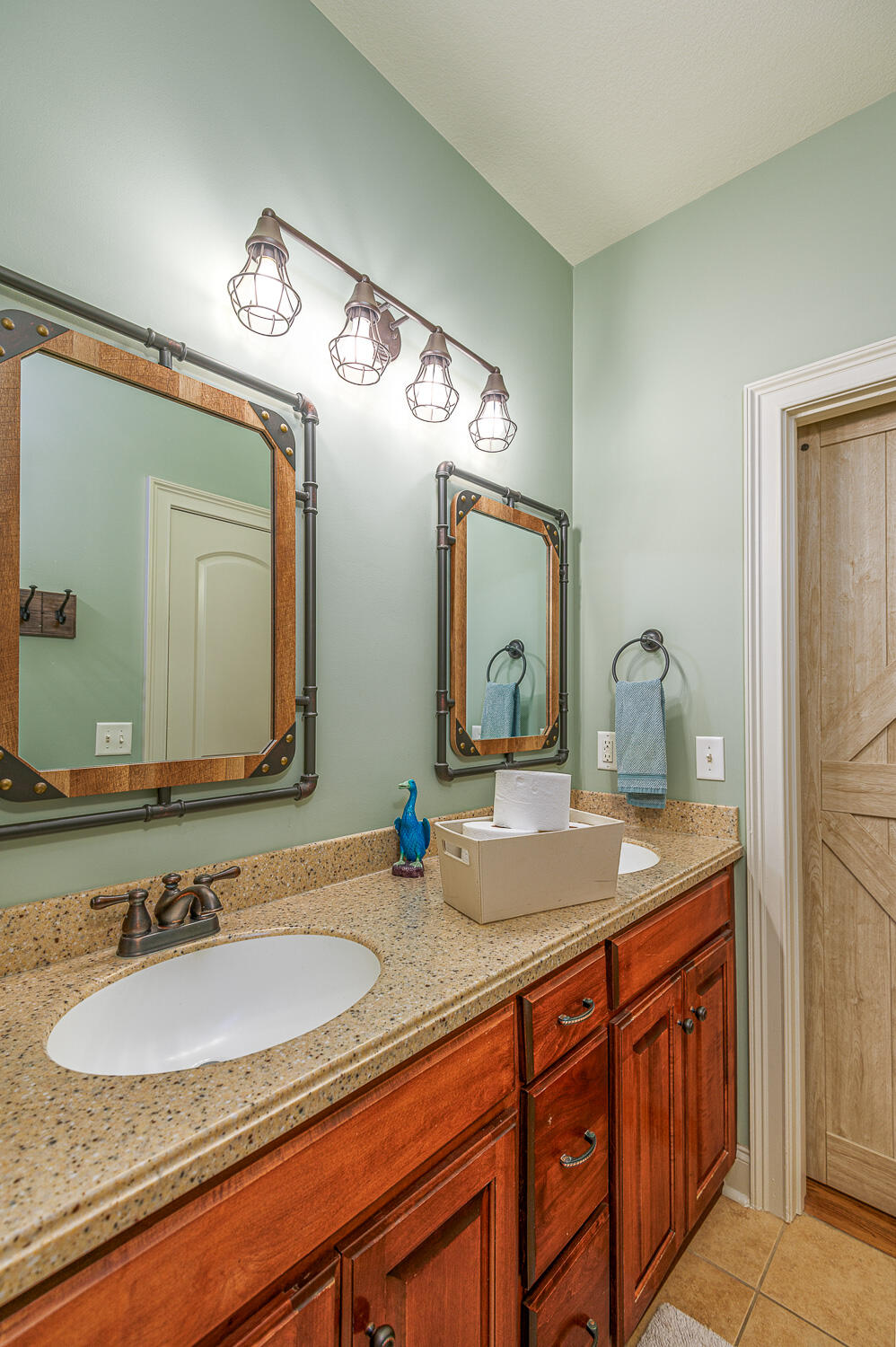 560 Classic Trail Property Photo 33