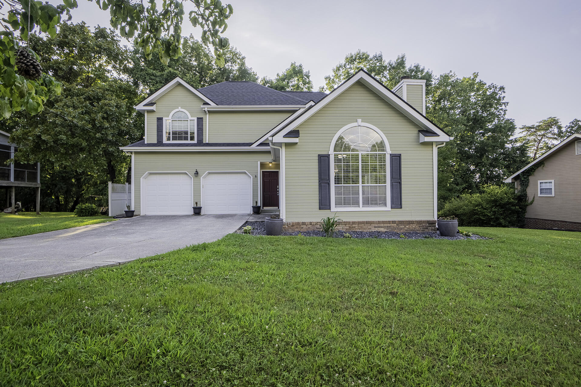6911 Benwood Drive Property Photo 1