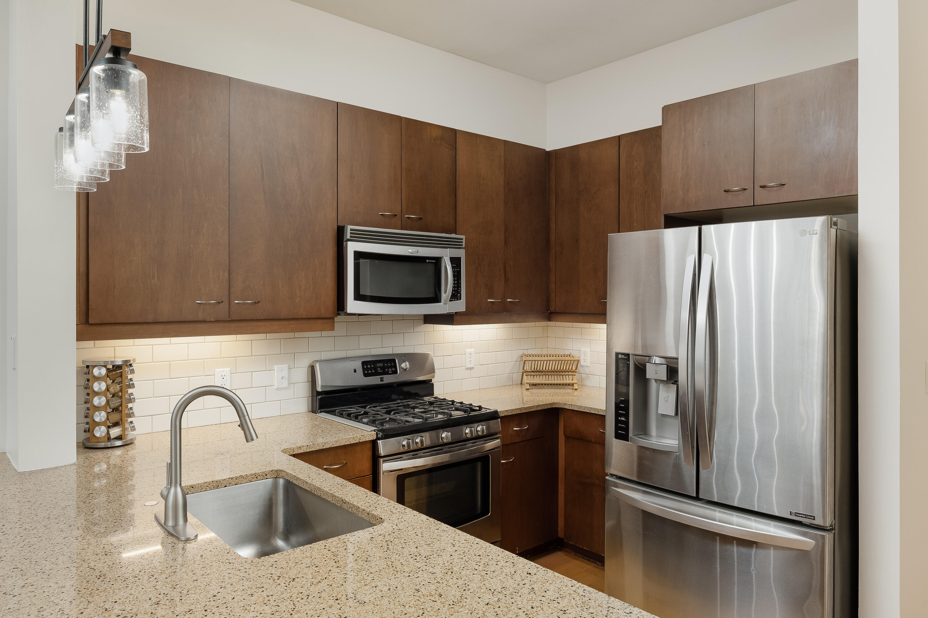 200 Manufacturers Road Property Photo 8
