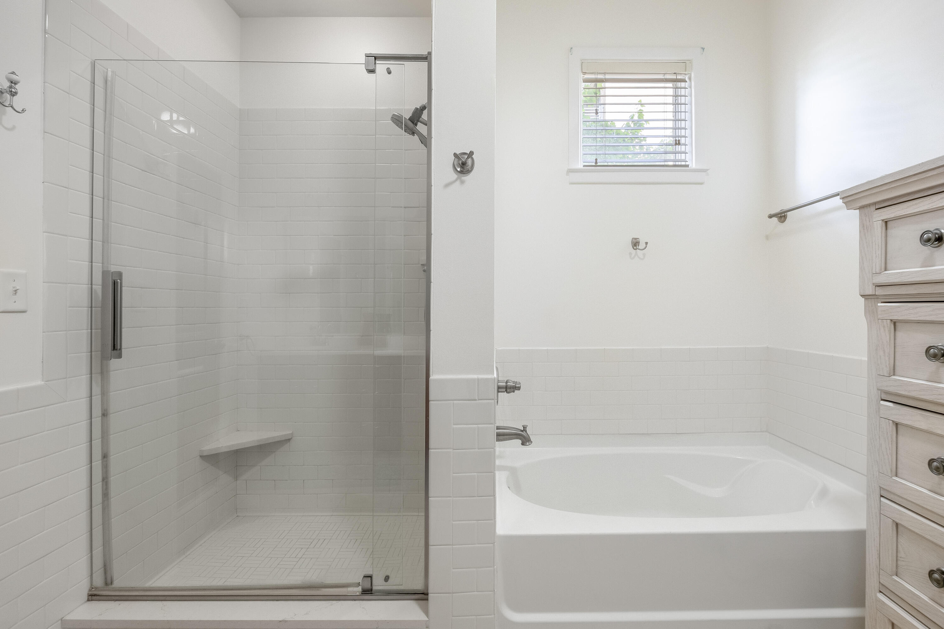 200 Manufacturers Road Property Photo 21