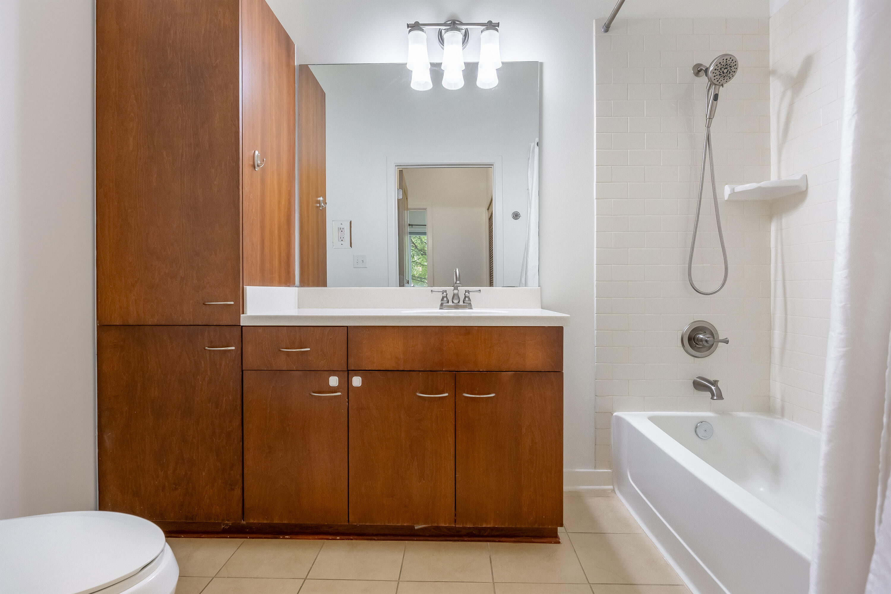 200 Manufacturers Road Property Photo 25