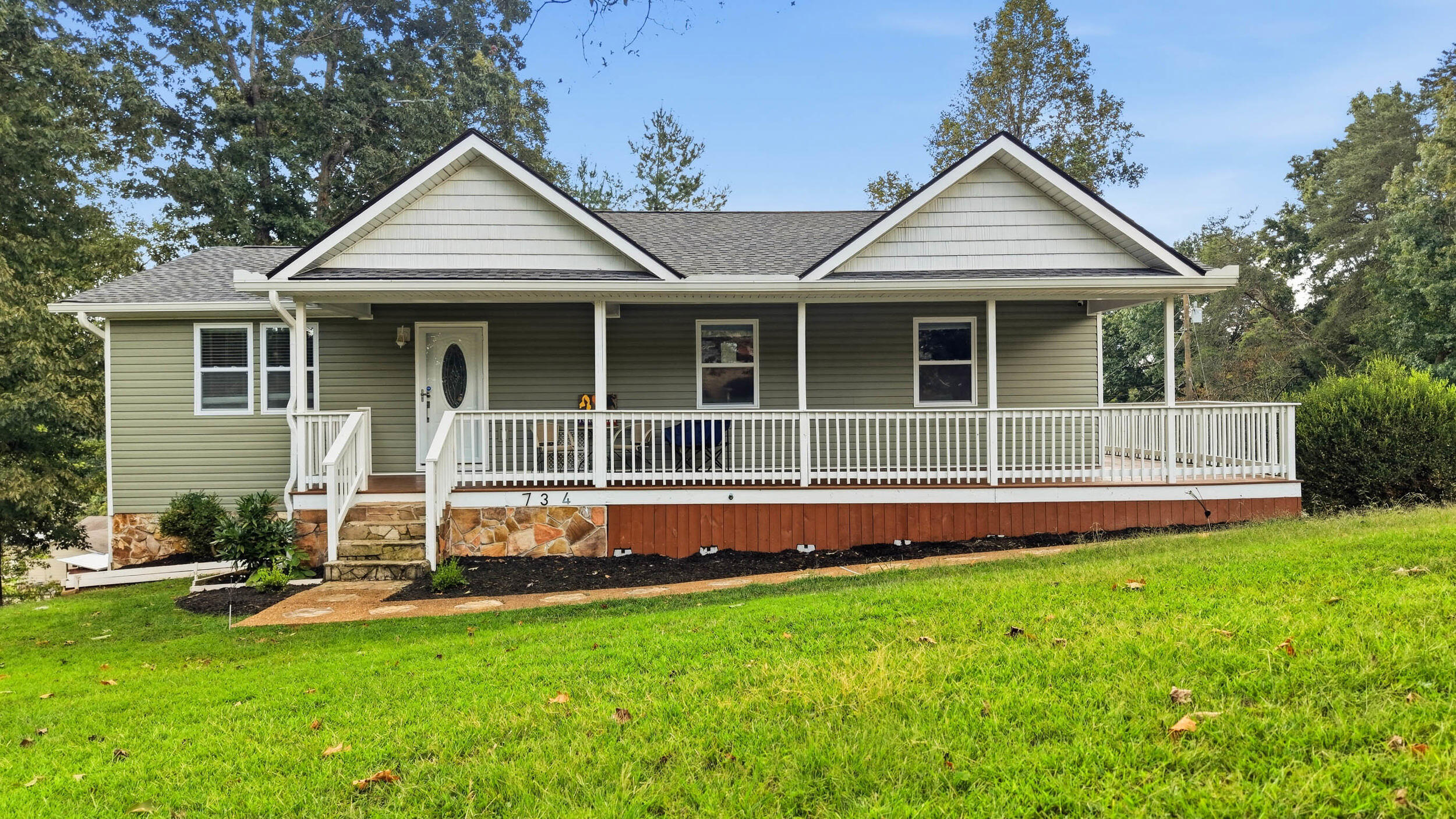 734 Crestridge Drive Property Photo 1
