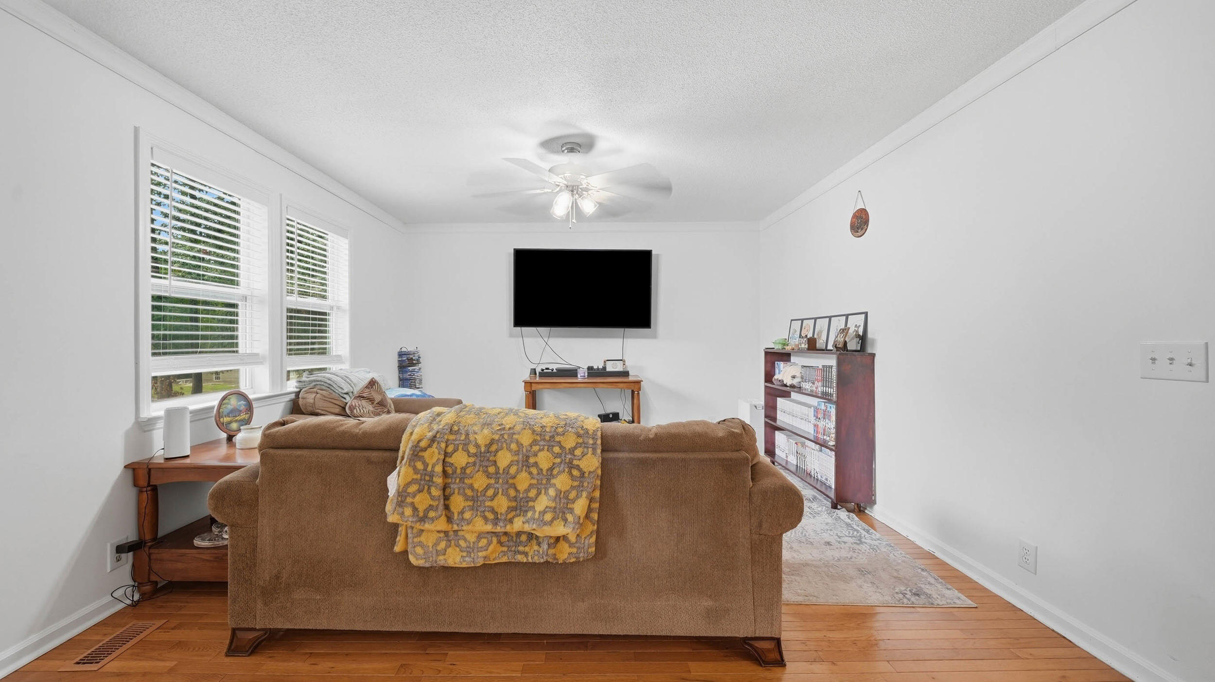 734 Crestridge Drive Property Photo 6