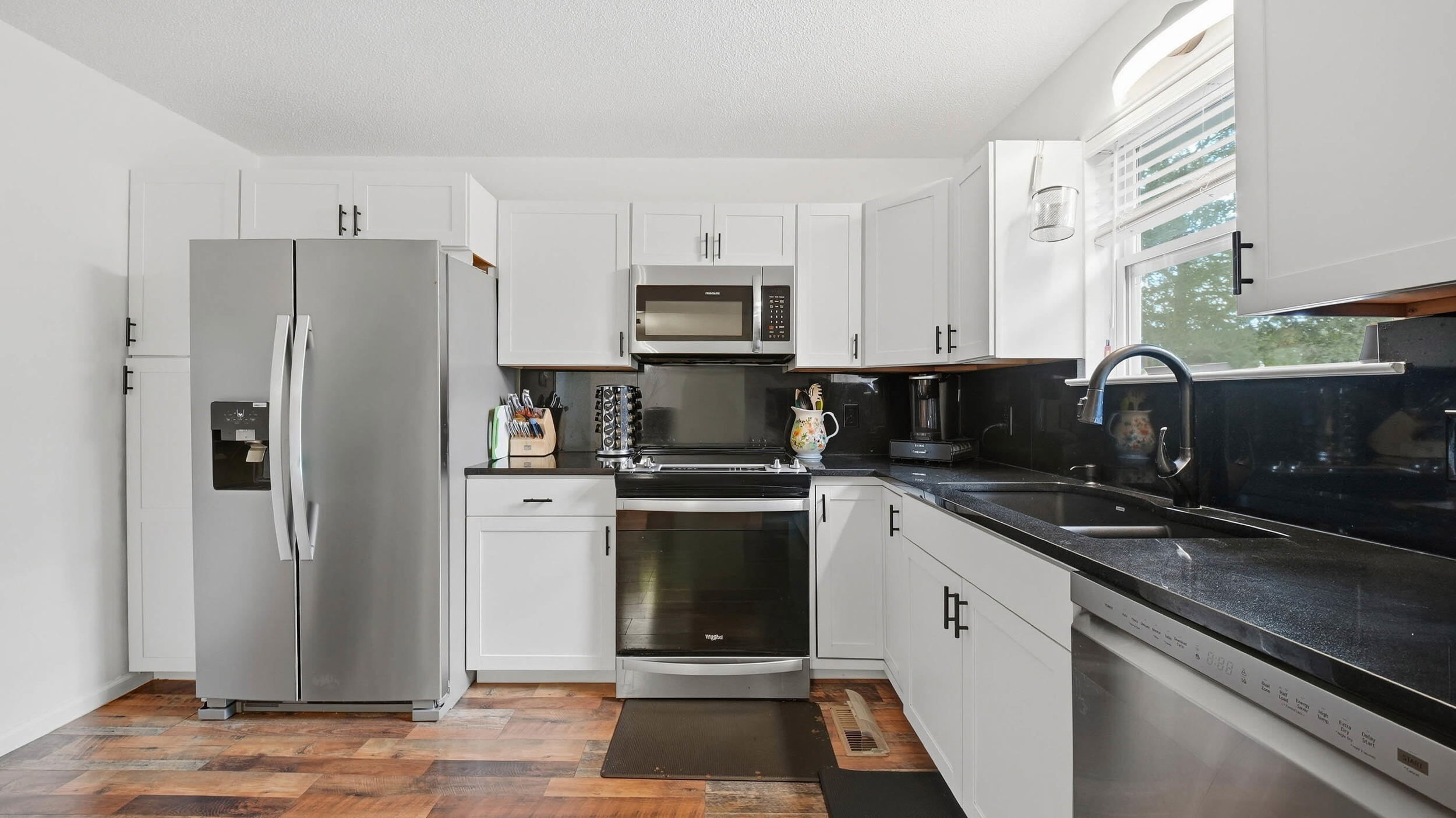 734 Crestridge Drive Property Photo 12