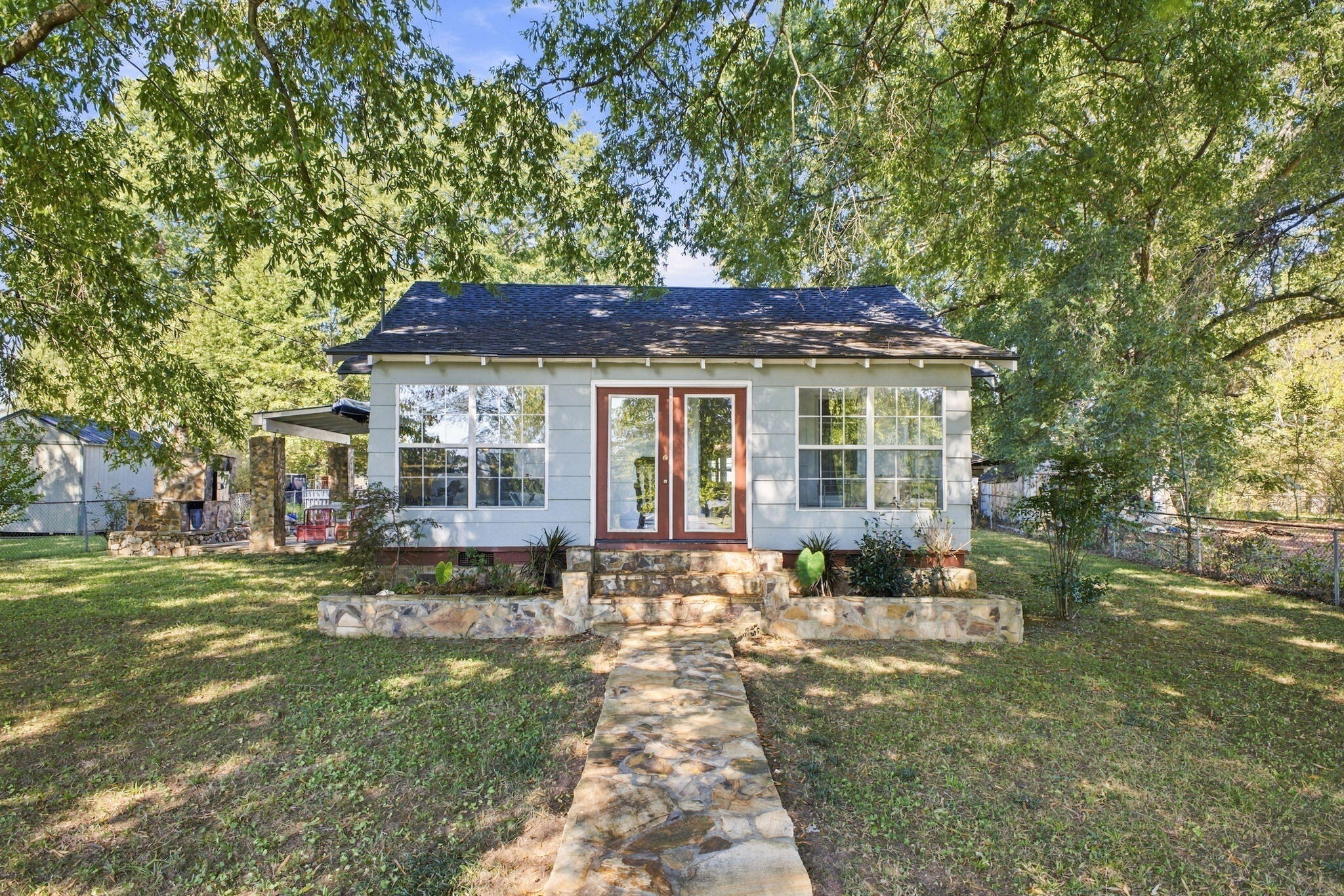 910 S Chattanooga Street Property Photo 1