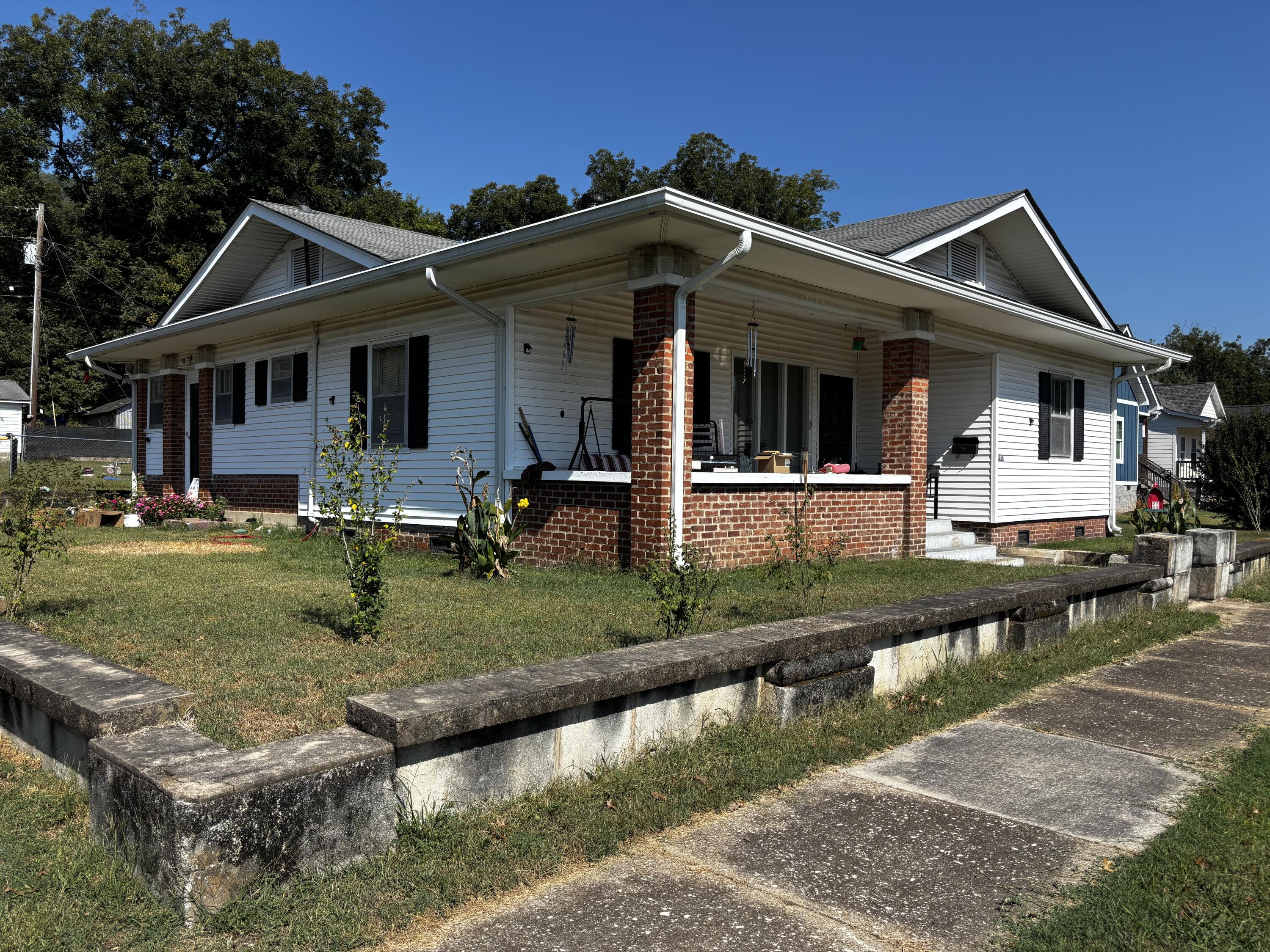 1018 Elm Avenue Property Photo 1