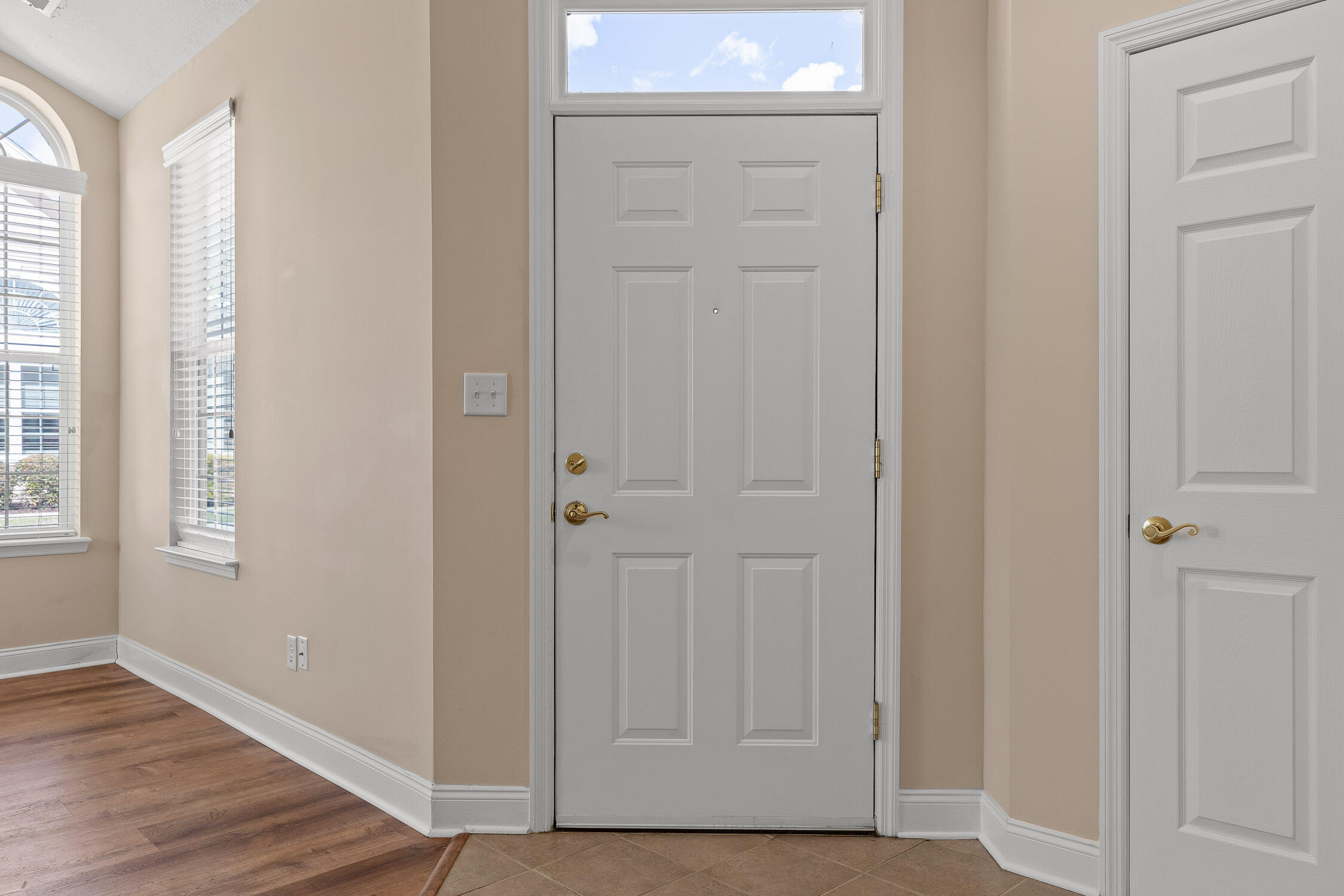 2419 Baskette Way Property Photo 6