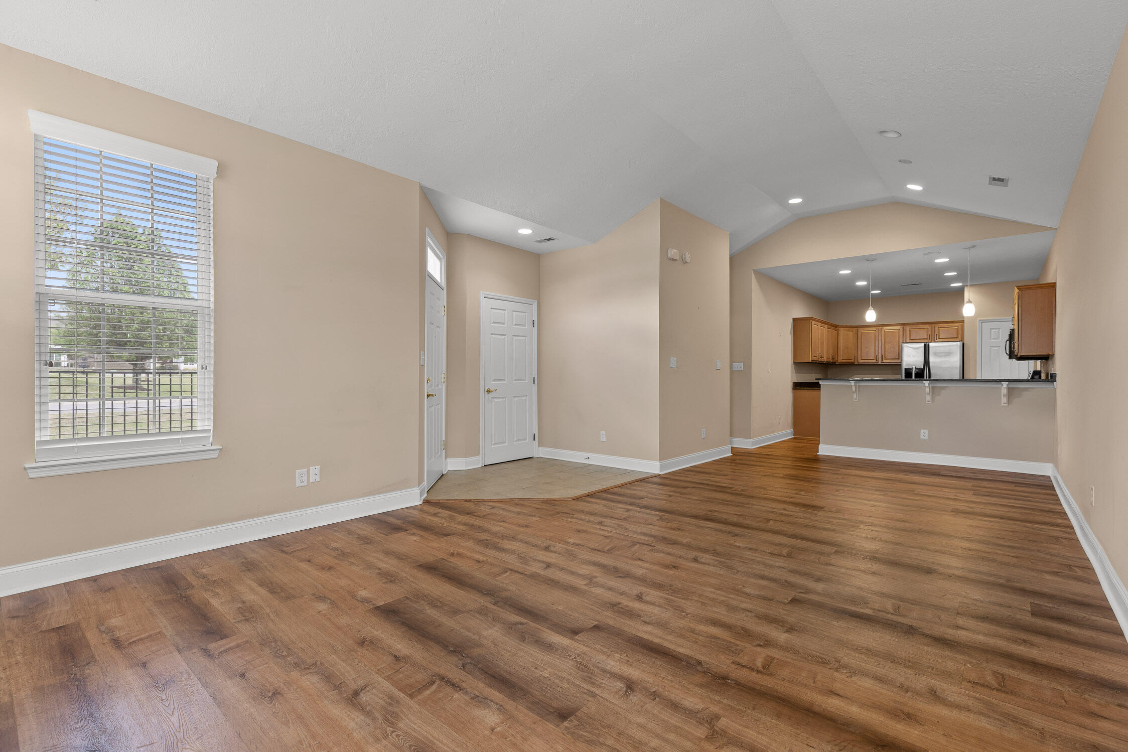 2419 Baskette Way Property Photo 9