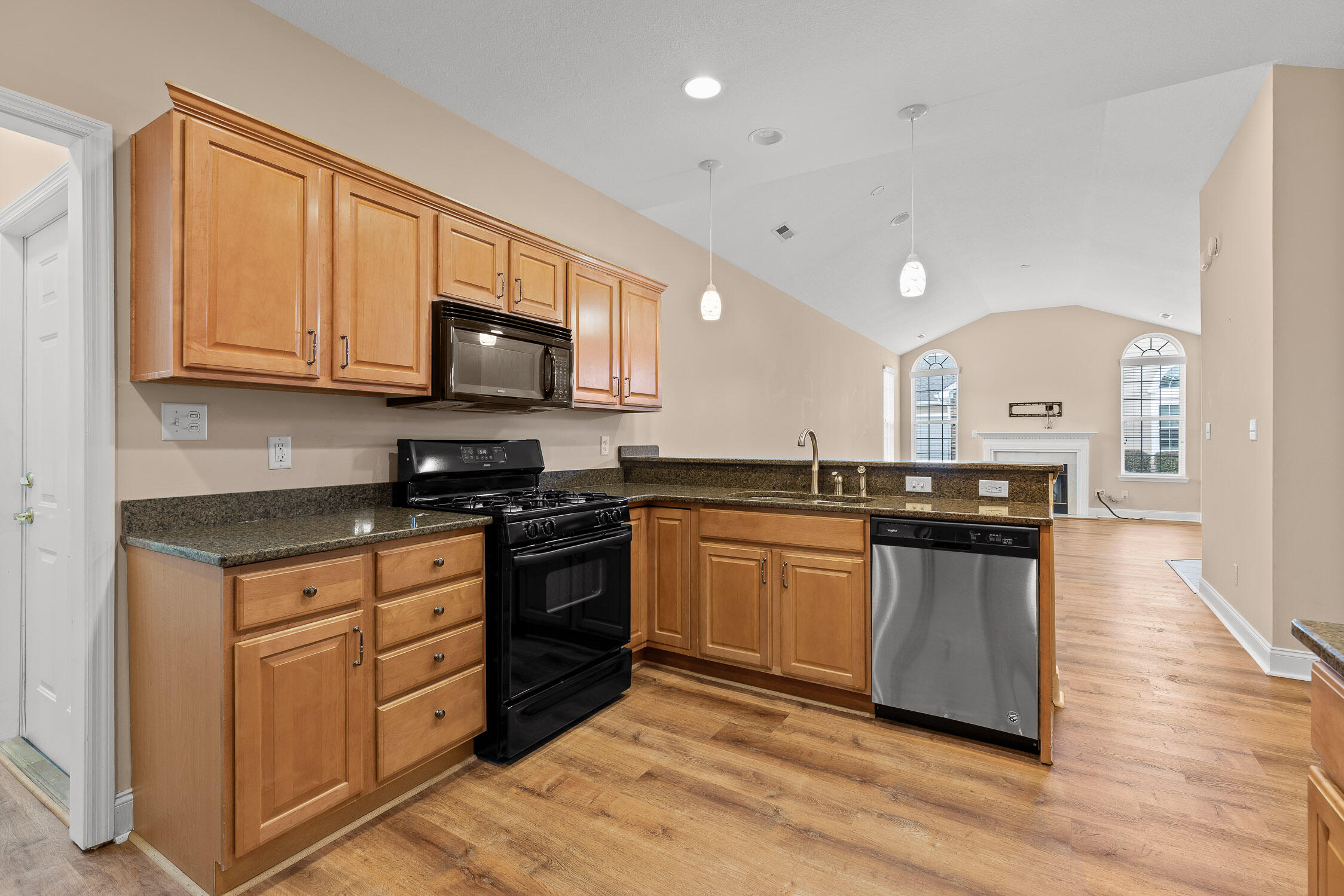 2419 Baskette Way Property Photo 14