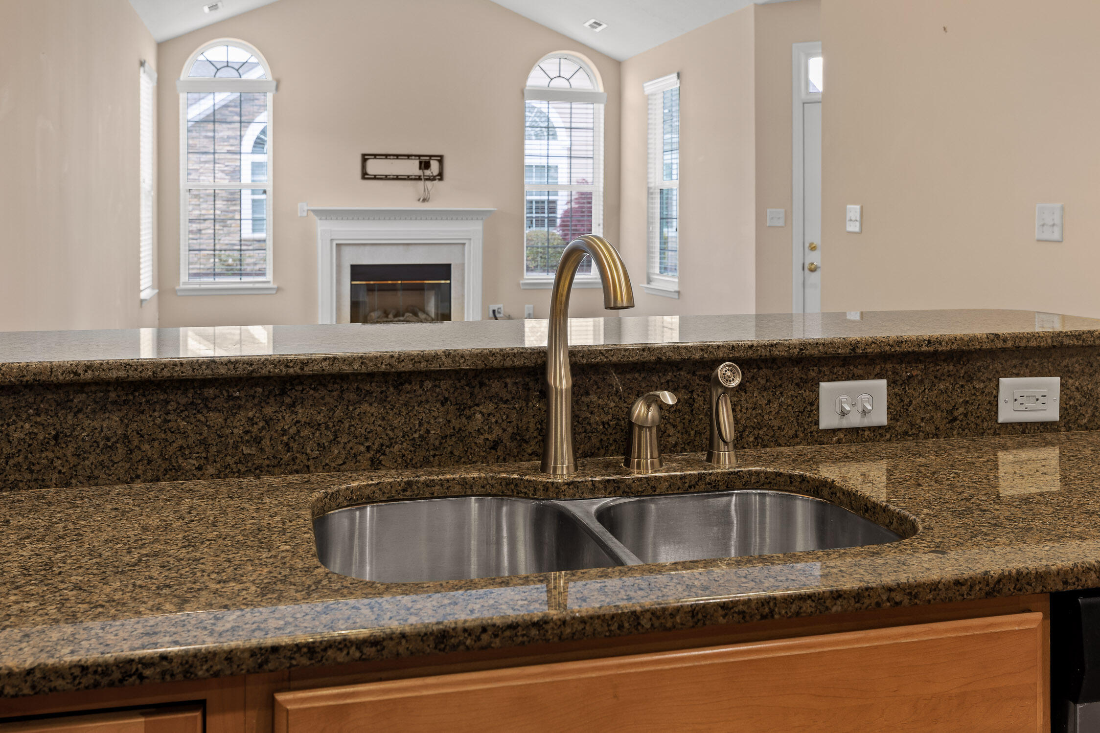 2419 Baskette Way Property Photo 15