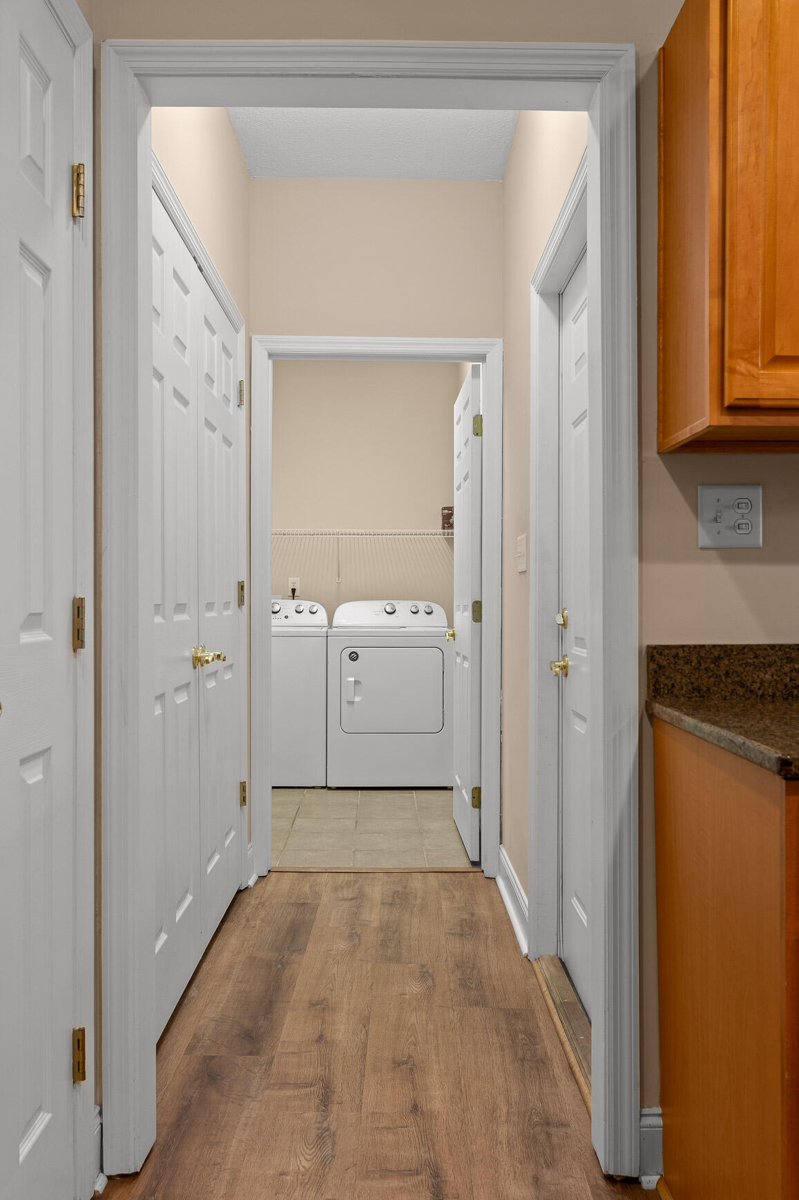2419 Baskette Way Property Photo 17