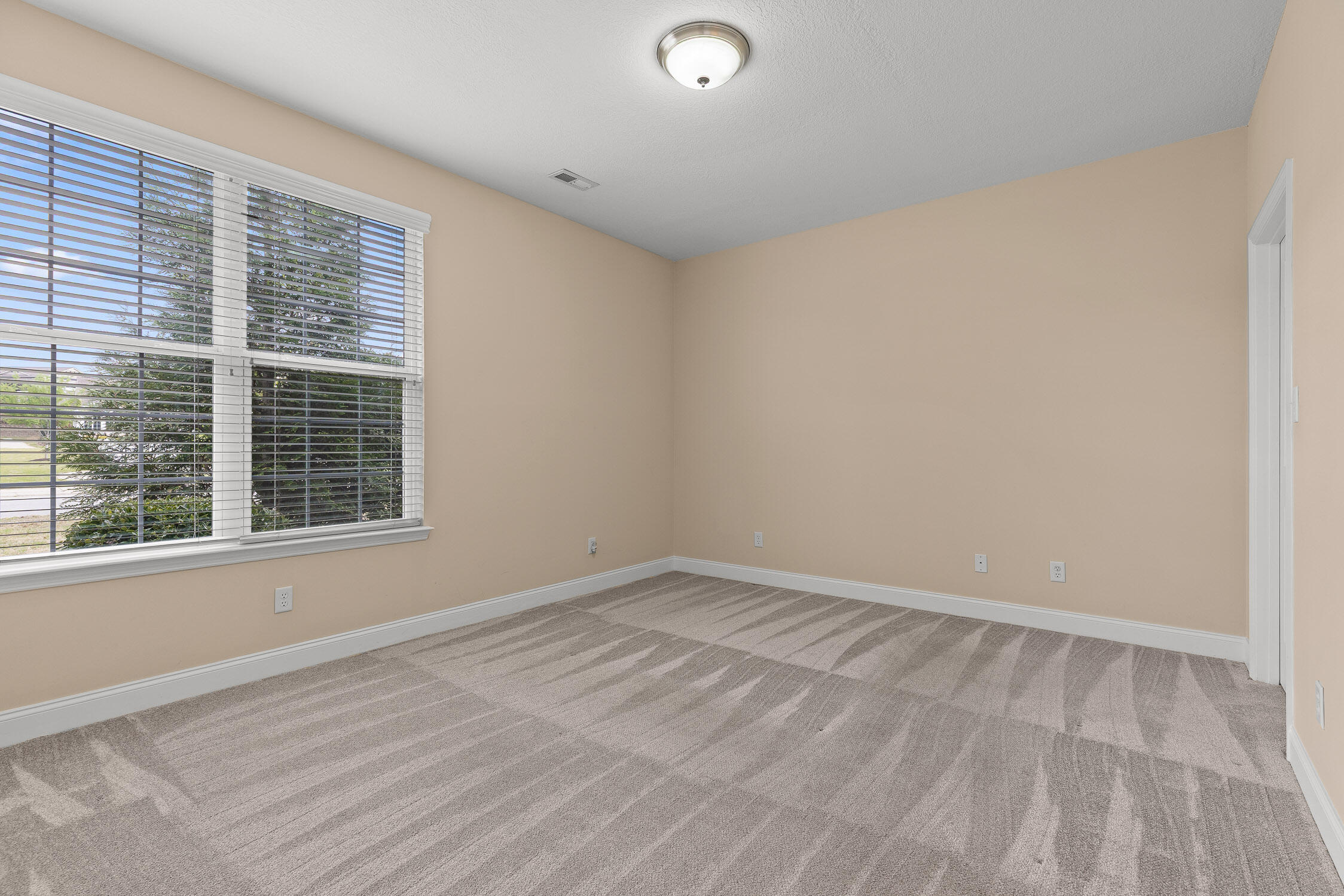 2419 Baskette Way Property Photo 22