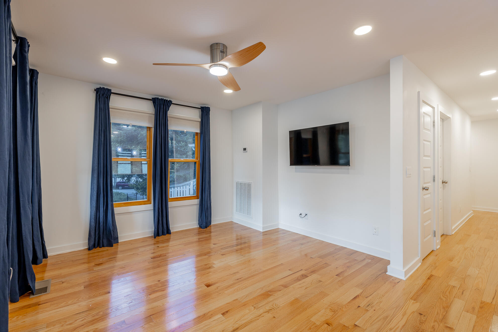 106 Everett Street Property Photo 11