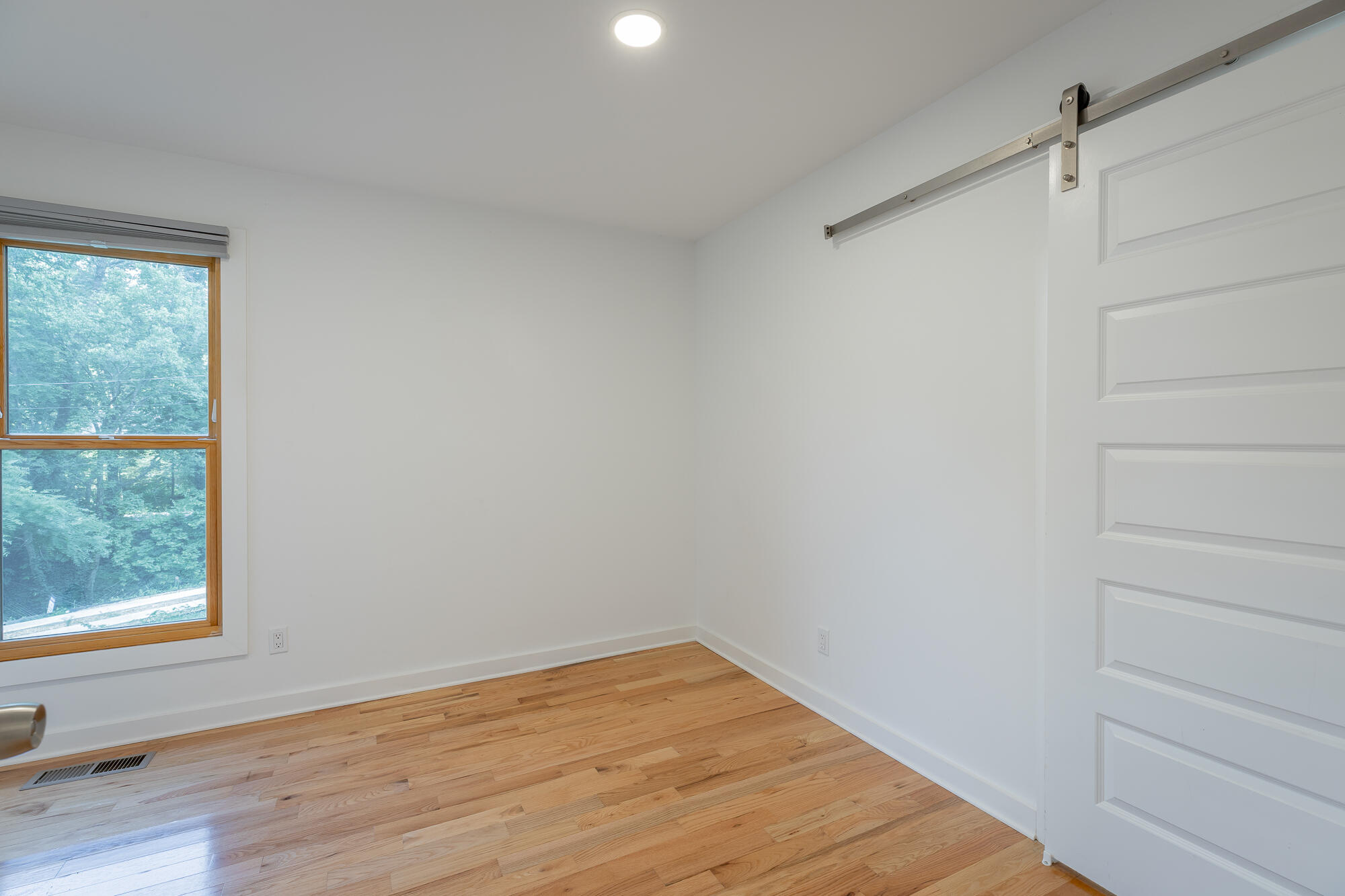 106 Everett Street Property Photo 28