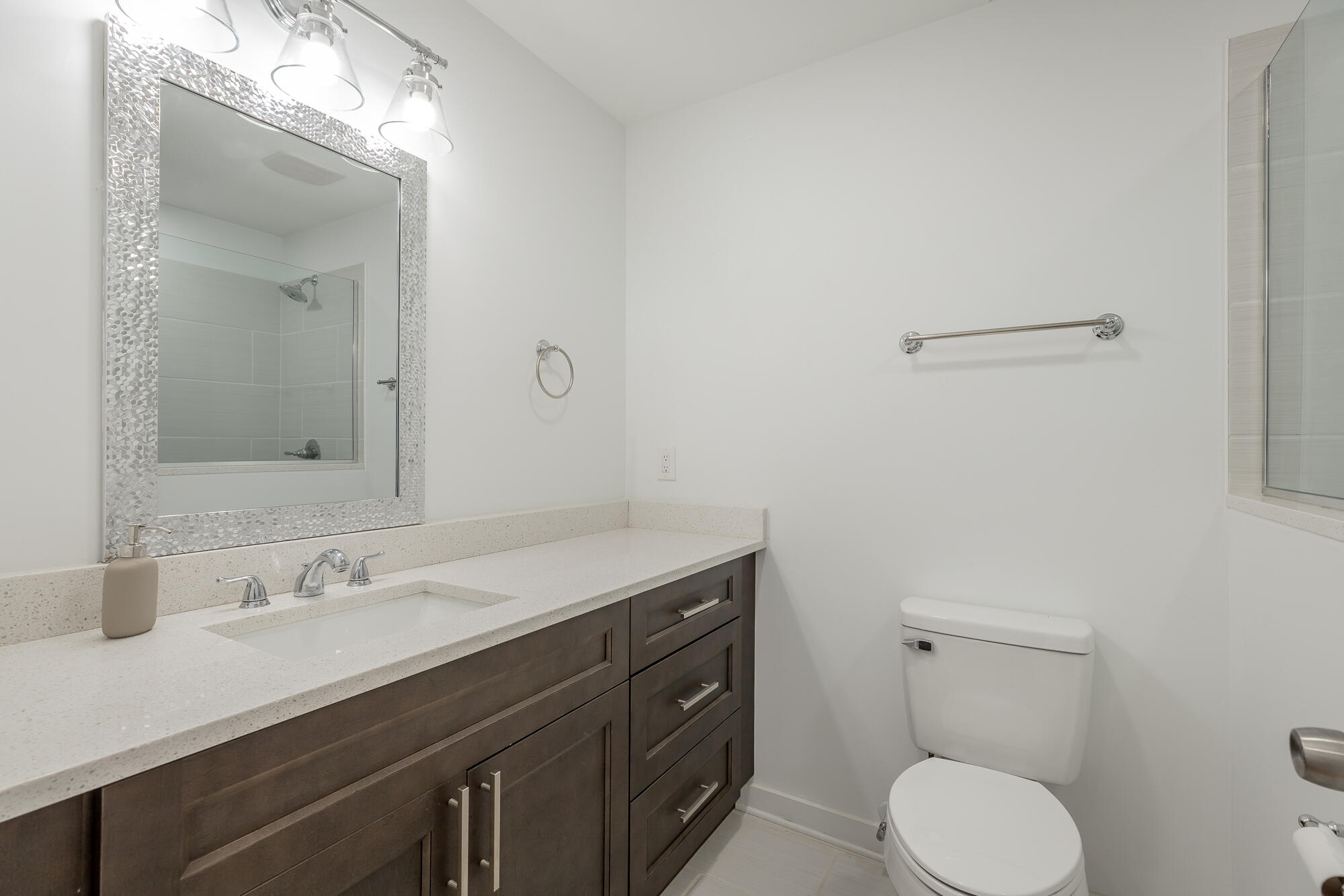 106 Everett Street Property Photo 30