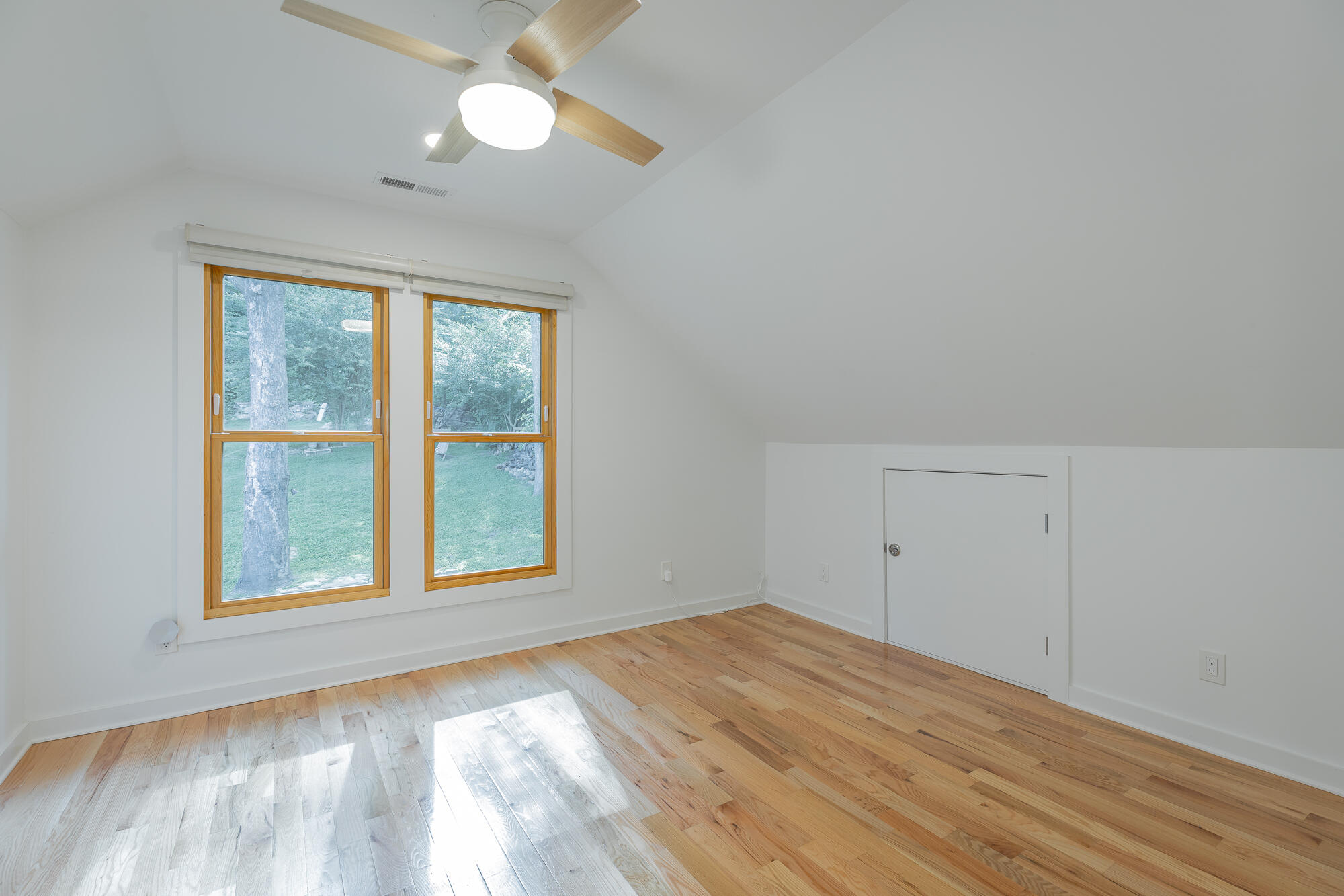 106 Everett Street Property Photo 43