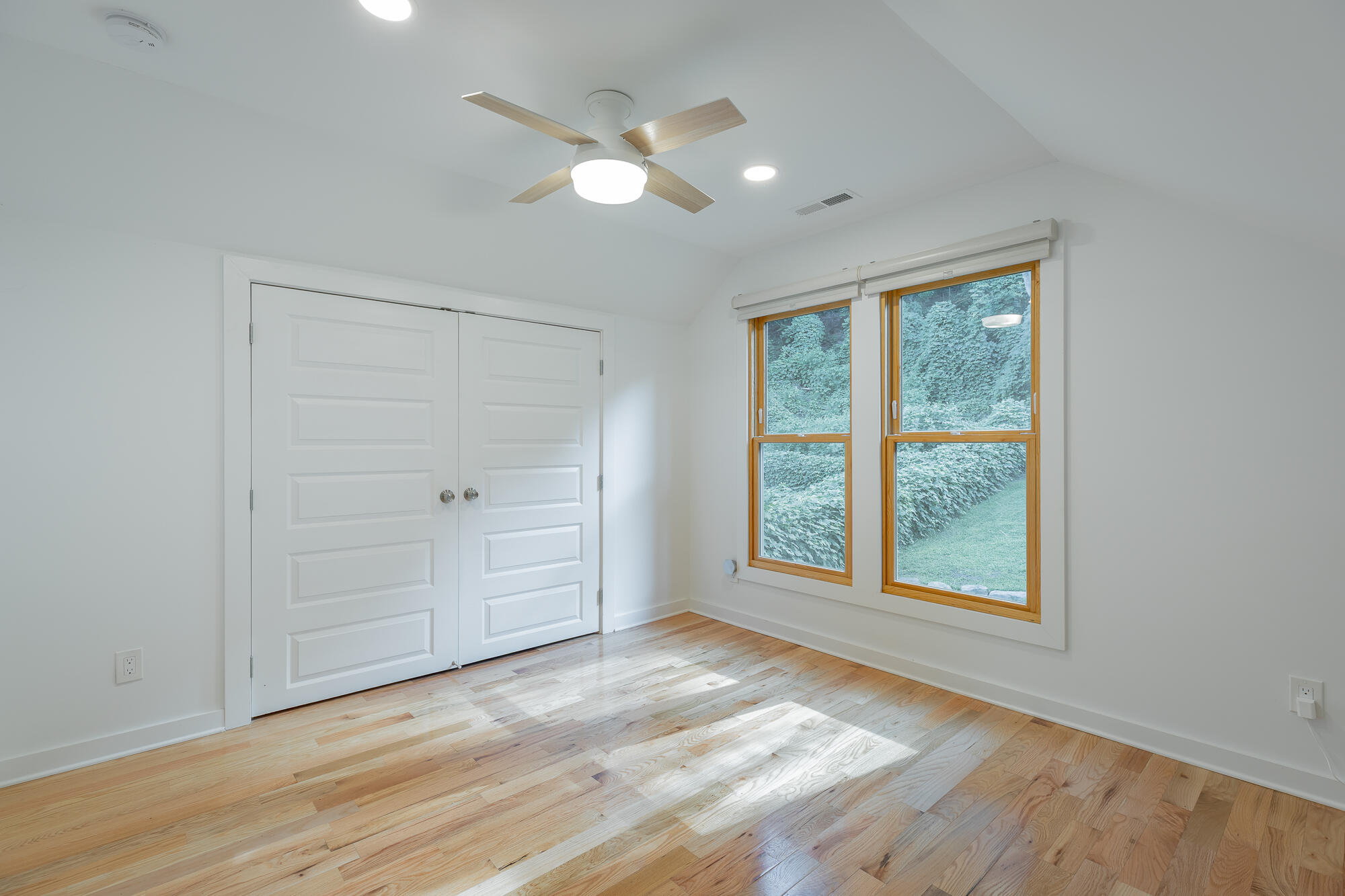 106 Everett Street Property Photo 44